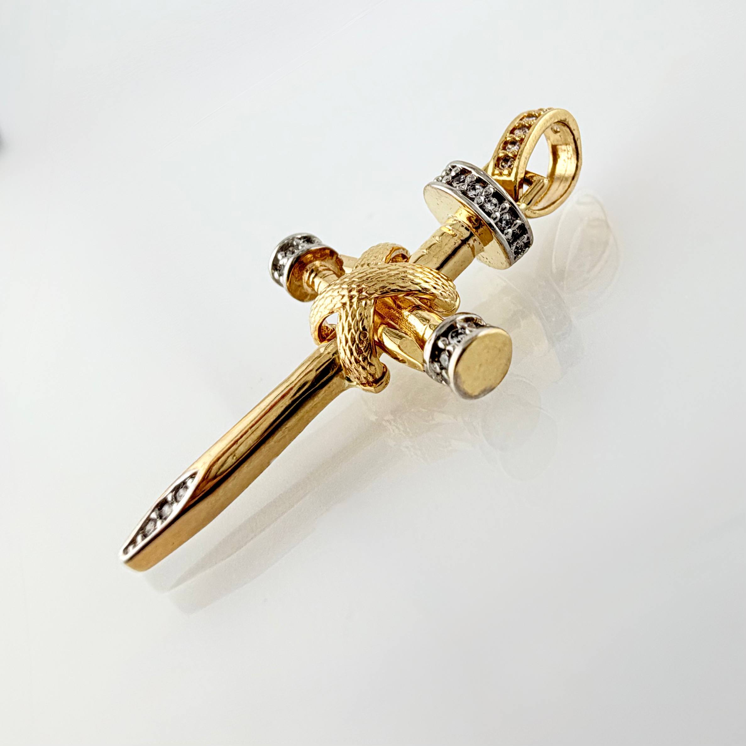 Dije Cruz Clavo 3.8gr / 3.6cm / Dos Oros Amarillo Blanco 18K ©