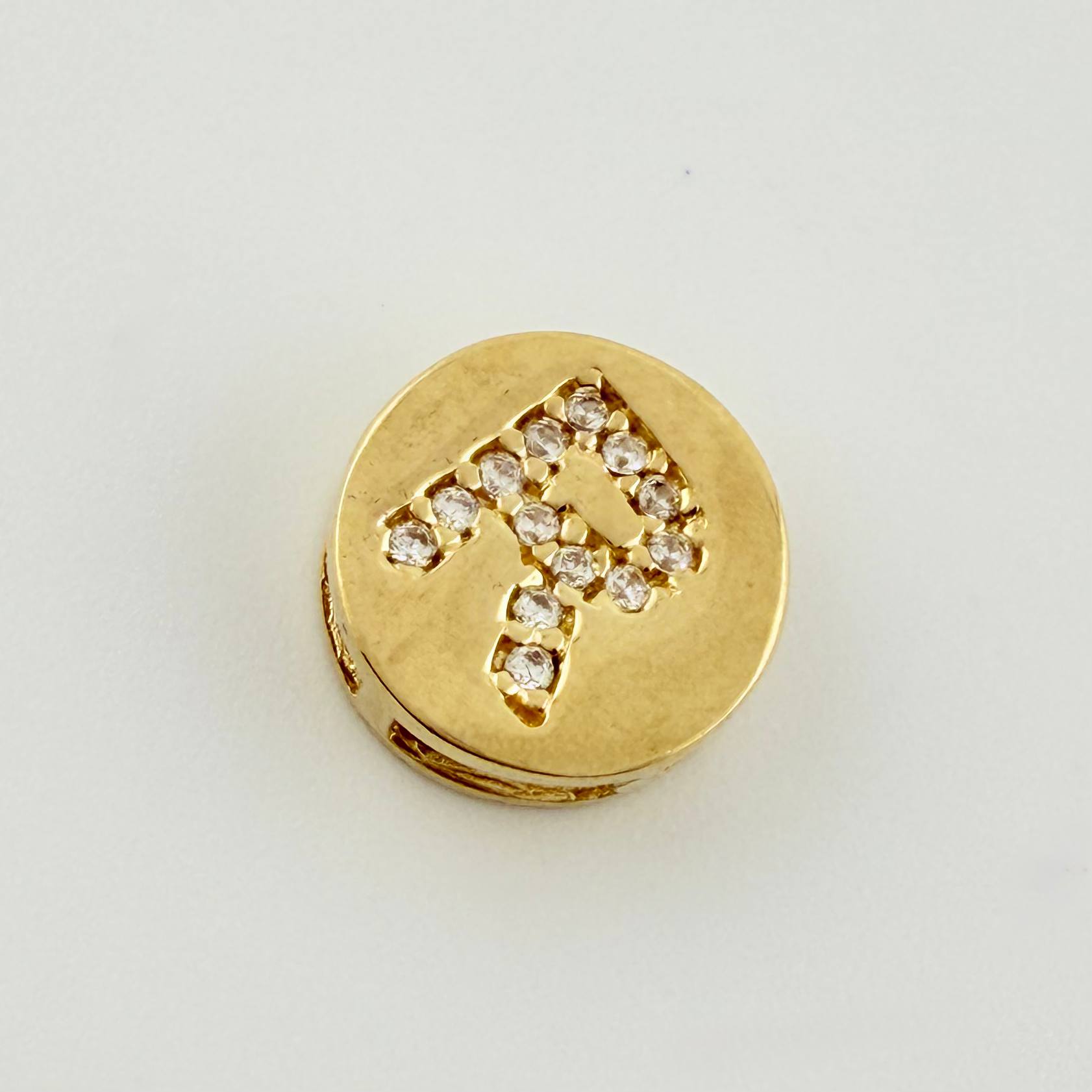 Dije Herraje Letra R 1.4gr / 1cm / Oro Amarillo 18K