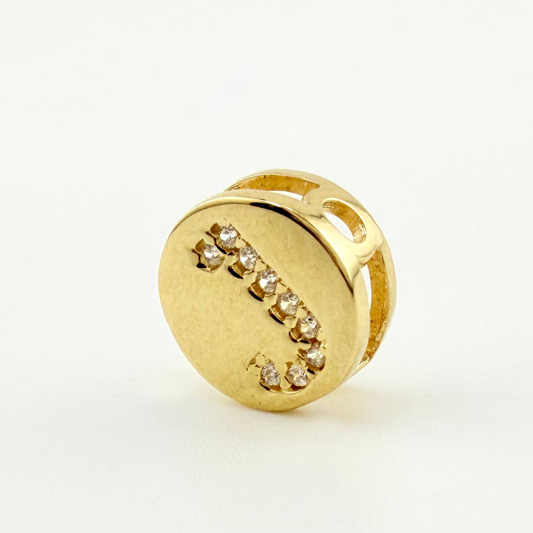 Dije Herraje Letra J 1.5gr / 1cm / Oro Amarillo 18K ©