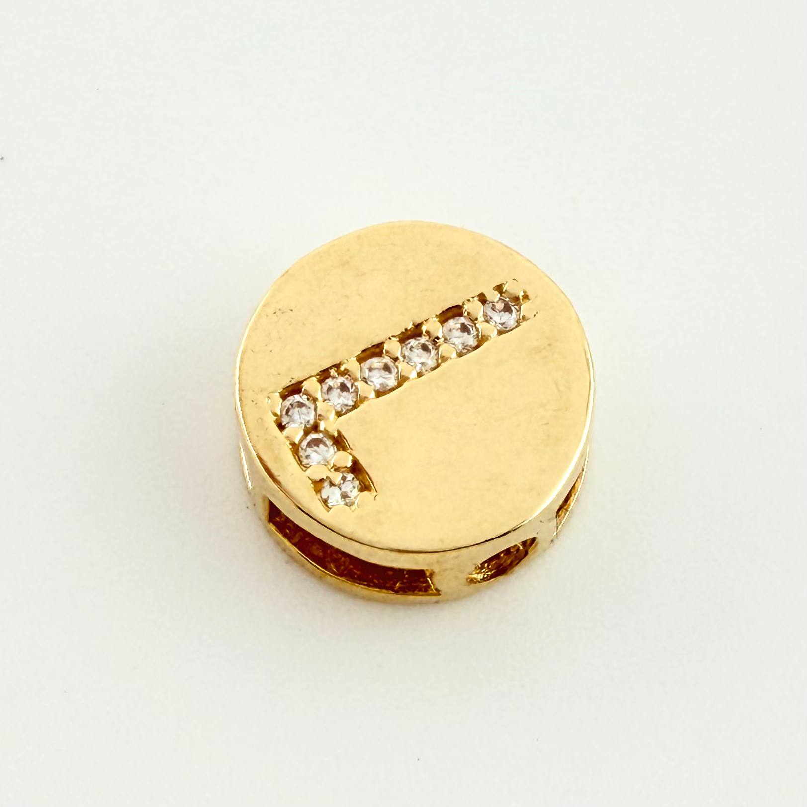 Dije Herraje Letra L 1.35gr / 1cm / Oro Amarillo 18K