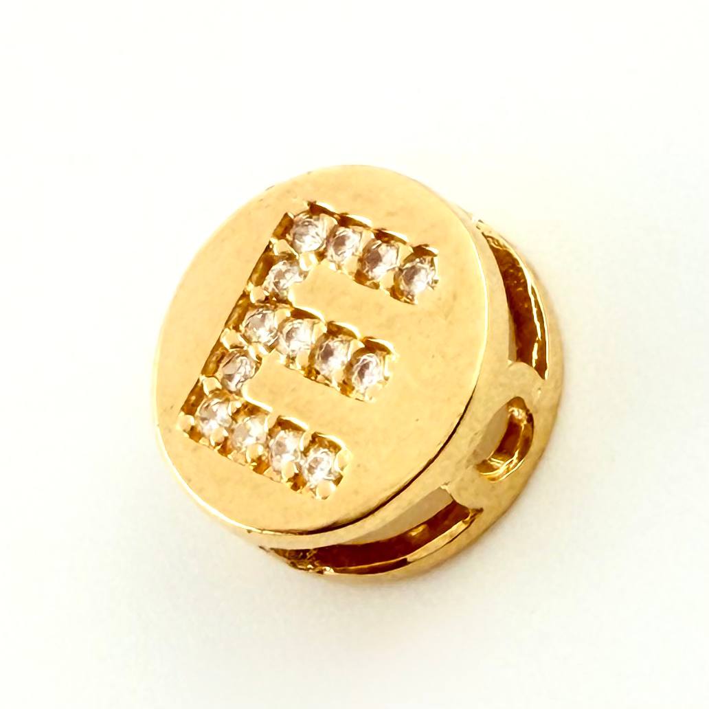 Dije Herraje Letra E 1.3gr / 1cm / Oro Amarillo 18K
