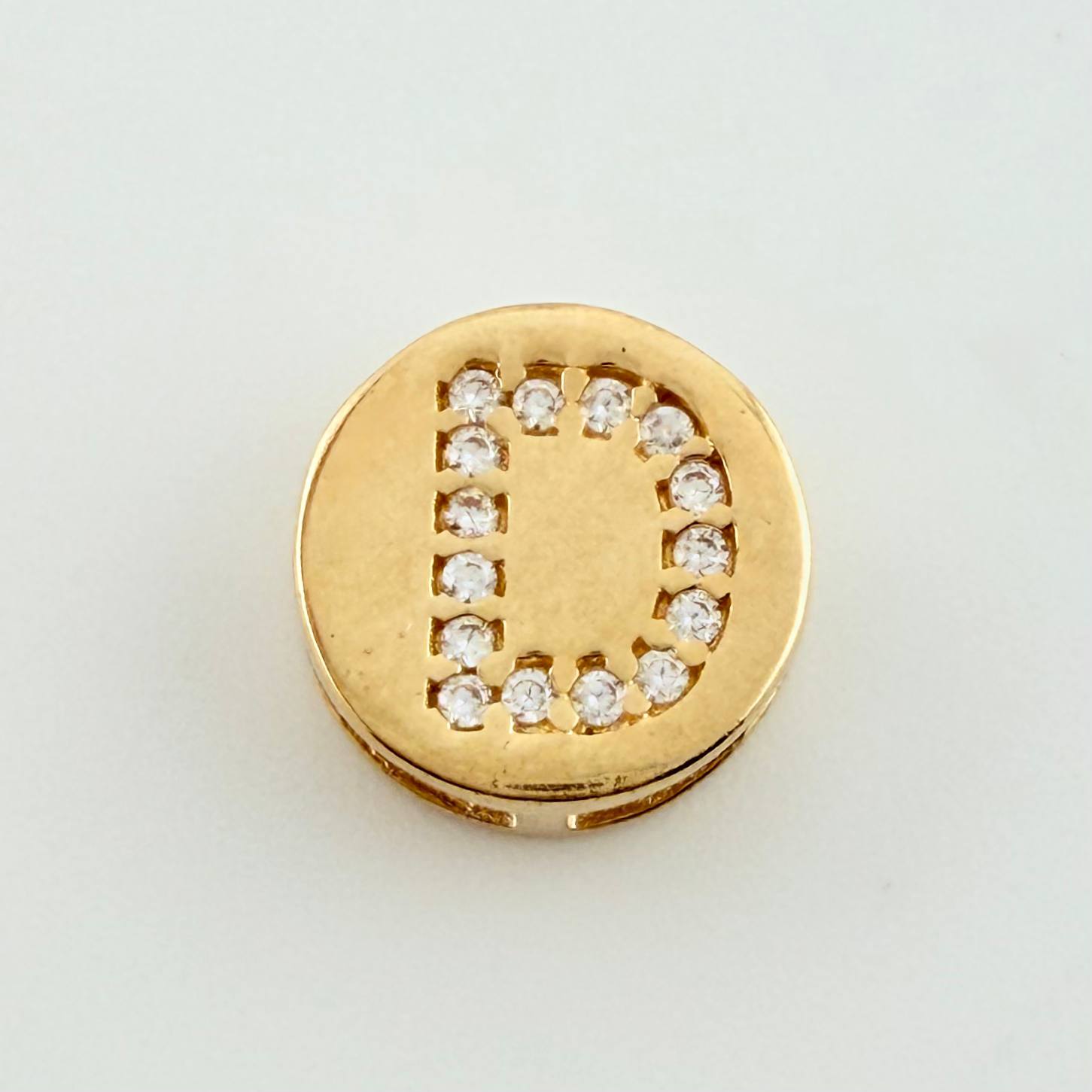 Dije Herraje Letra D 1.35gr / 1cm / Oro Amarillo 18K