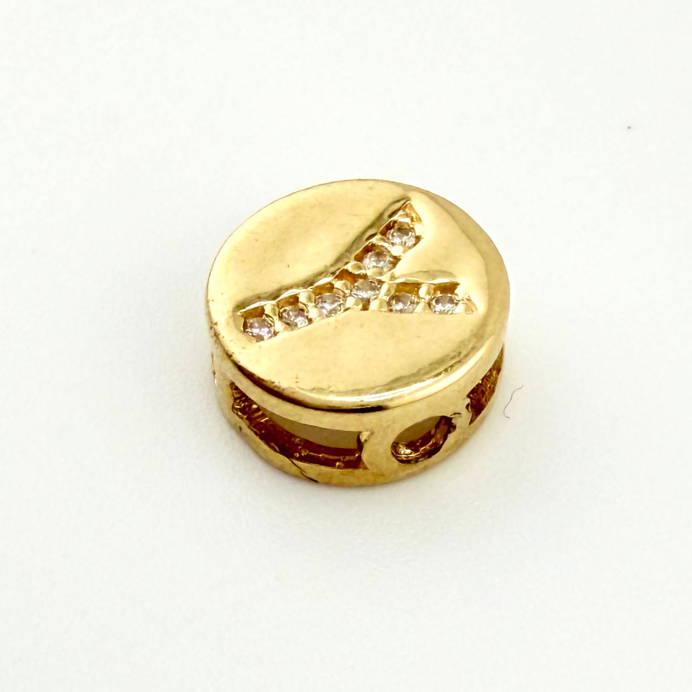 Dije Herraje Letra Y 1.55gr / 1cm / Oro Amarillo 18K
