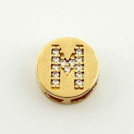 Dije Herraje Letra M 1.3gr / 1cm / Oro Amarillo 18K *
