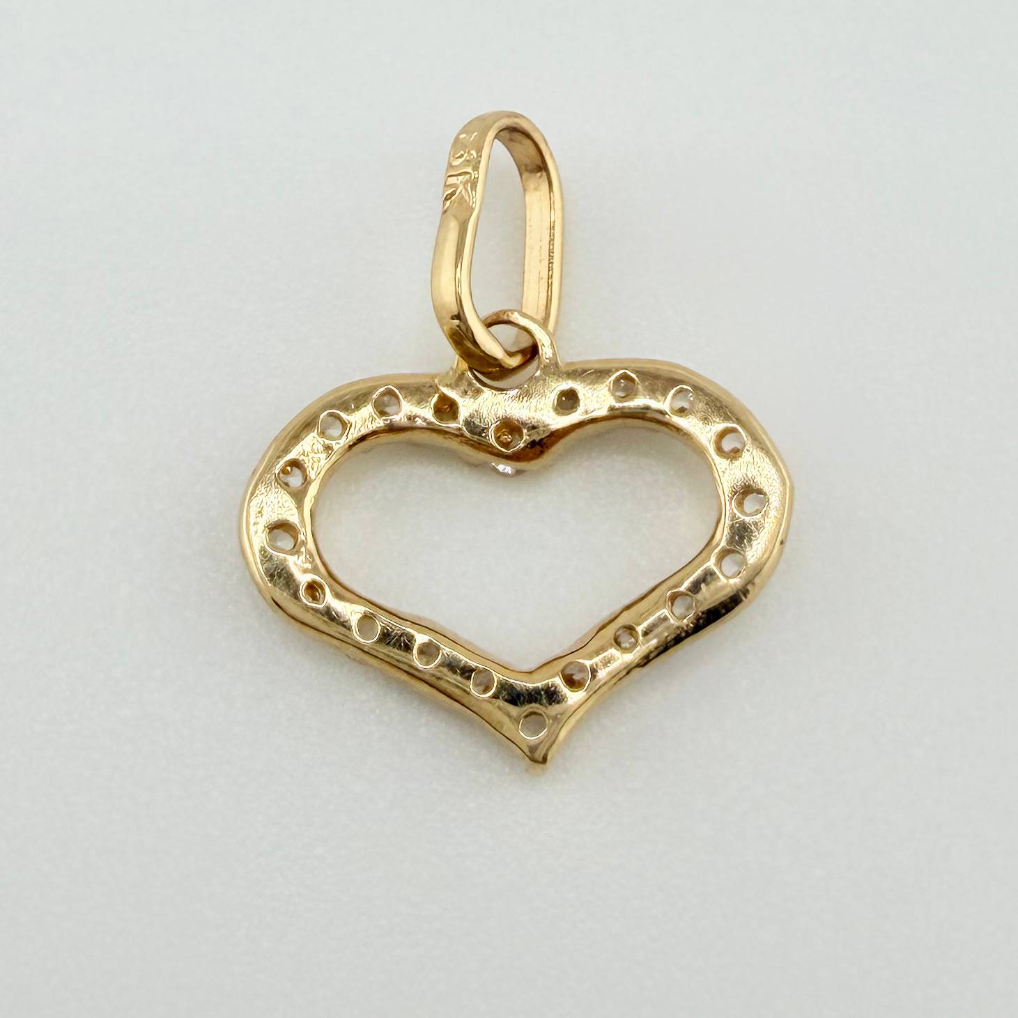 Dije Corazon 0.7gr / 1.5cm / Oro Amarillo 18K ©