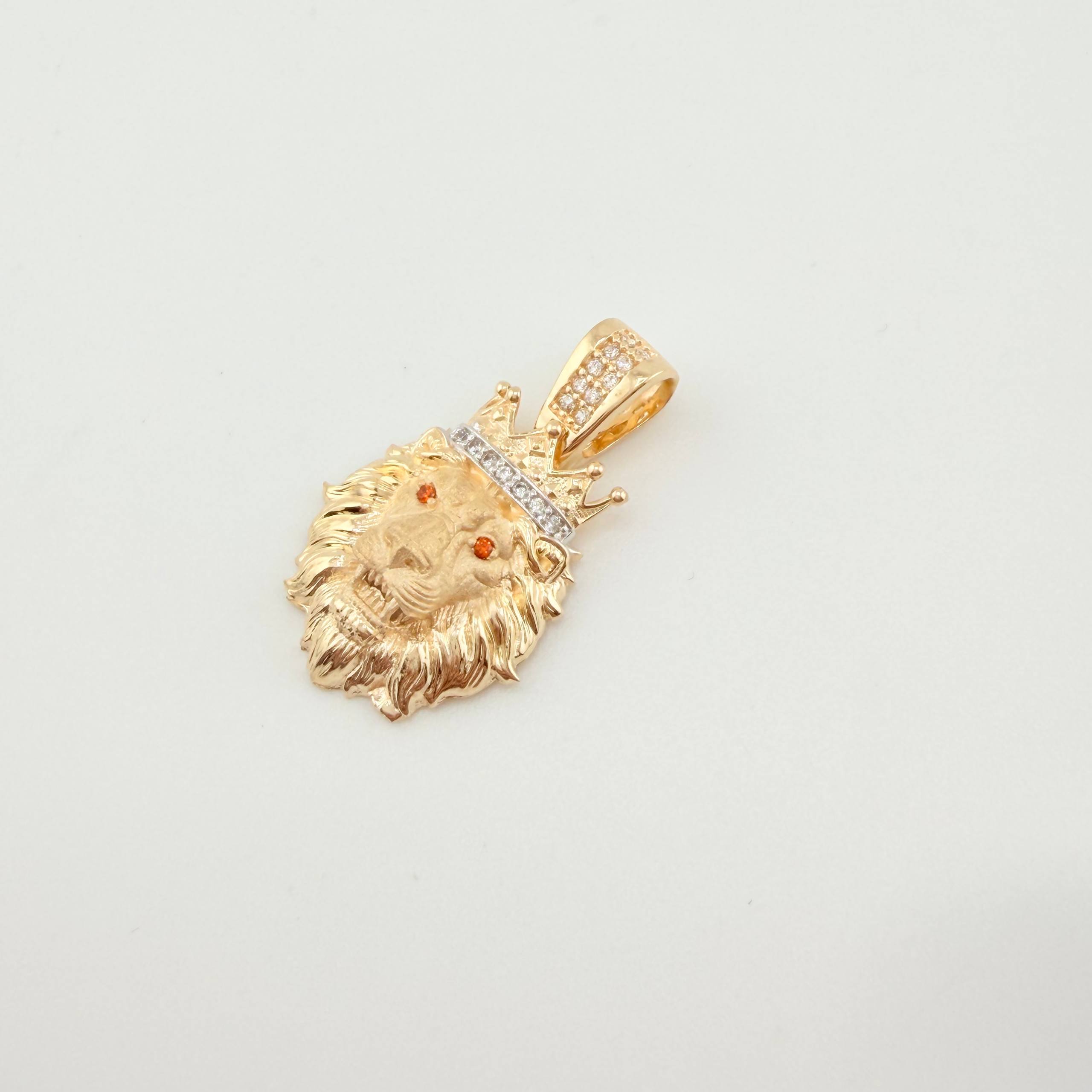 Dije León Corona 3.7gr / 2.7cm / Dos Oros Amarillo Blanco 18K