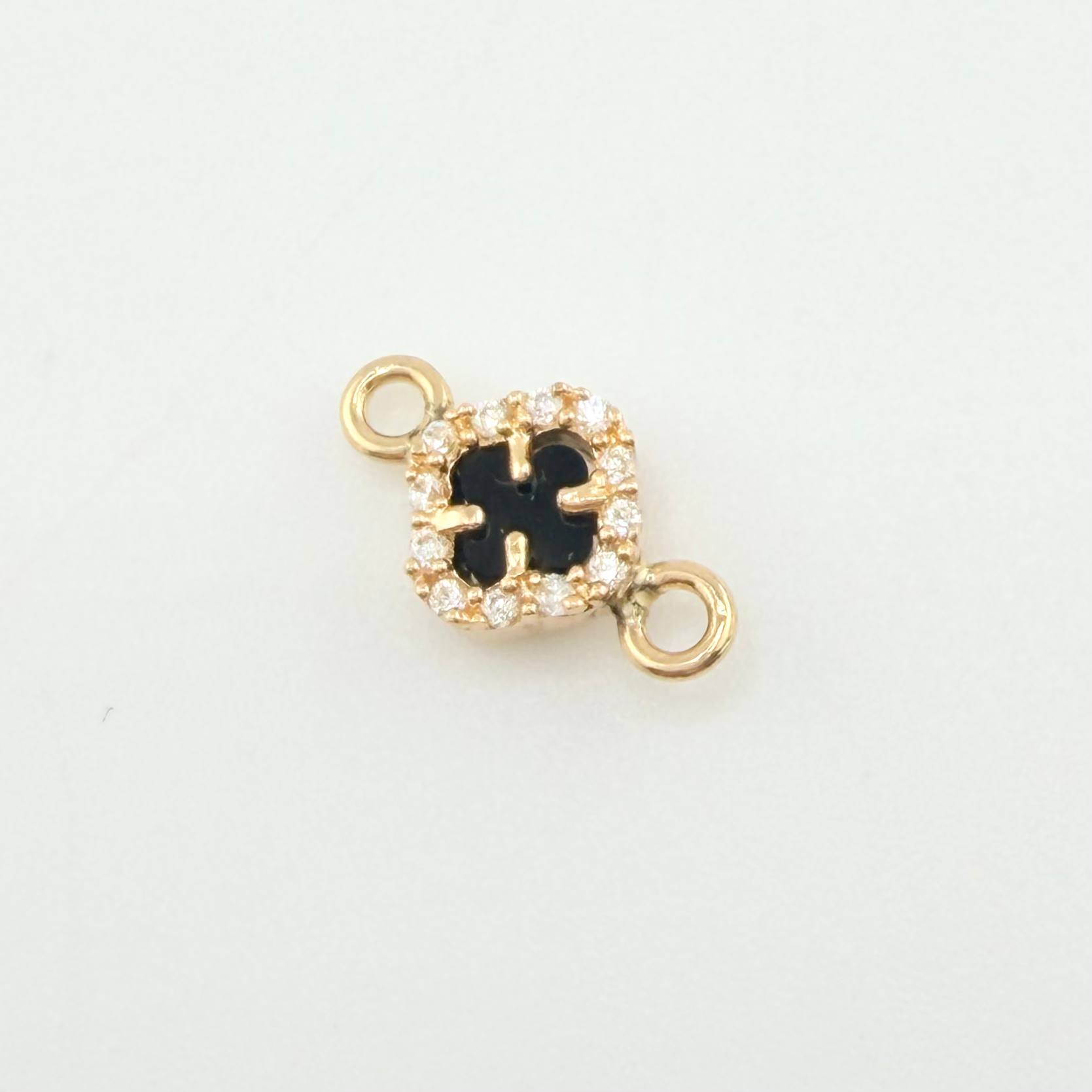 Herraje Trebol Negro 0.75gr / 1.3cm / Oro Amarillo Nac.Esp. 18K *