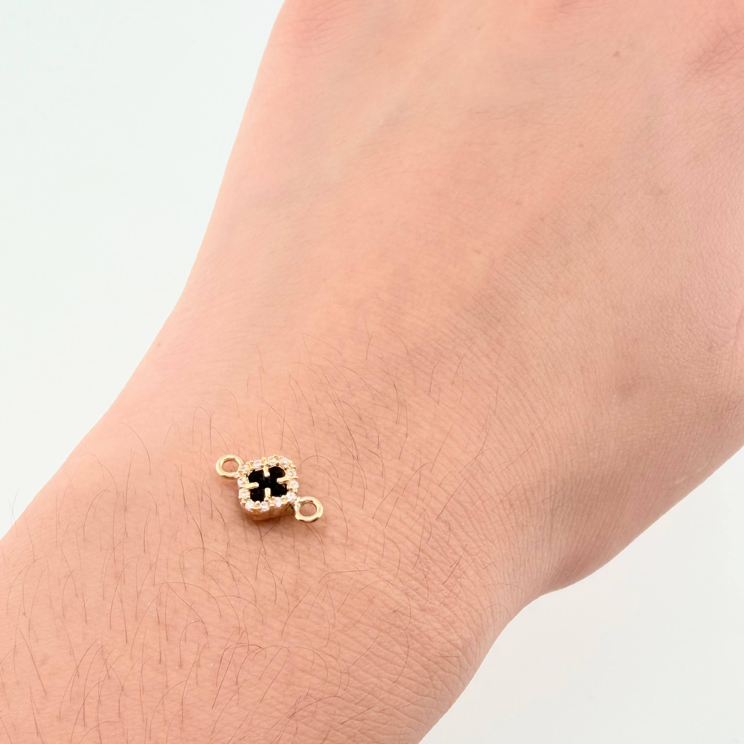 Herraje Trebol Negro Tupido 0.75gr / 1.2cm / Oro Amarillo Nac.Esp. 18K