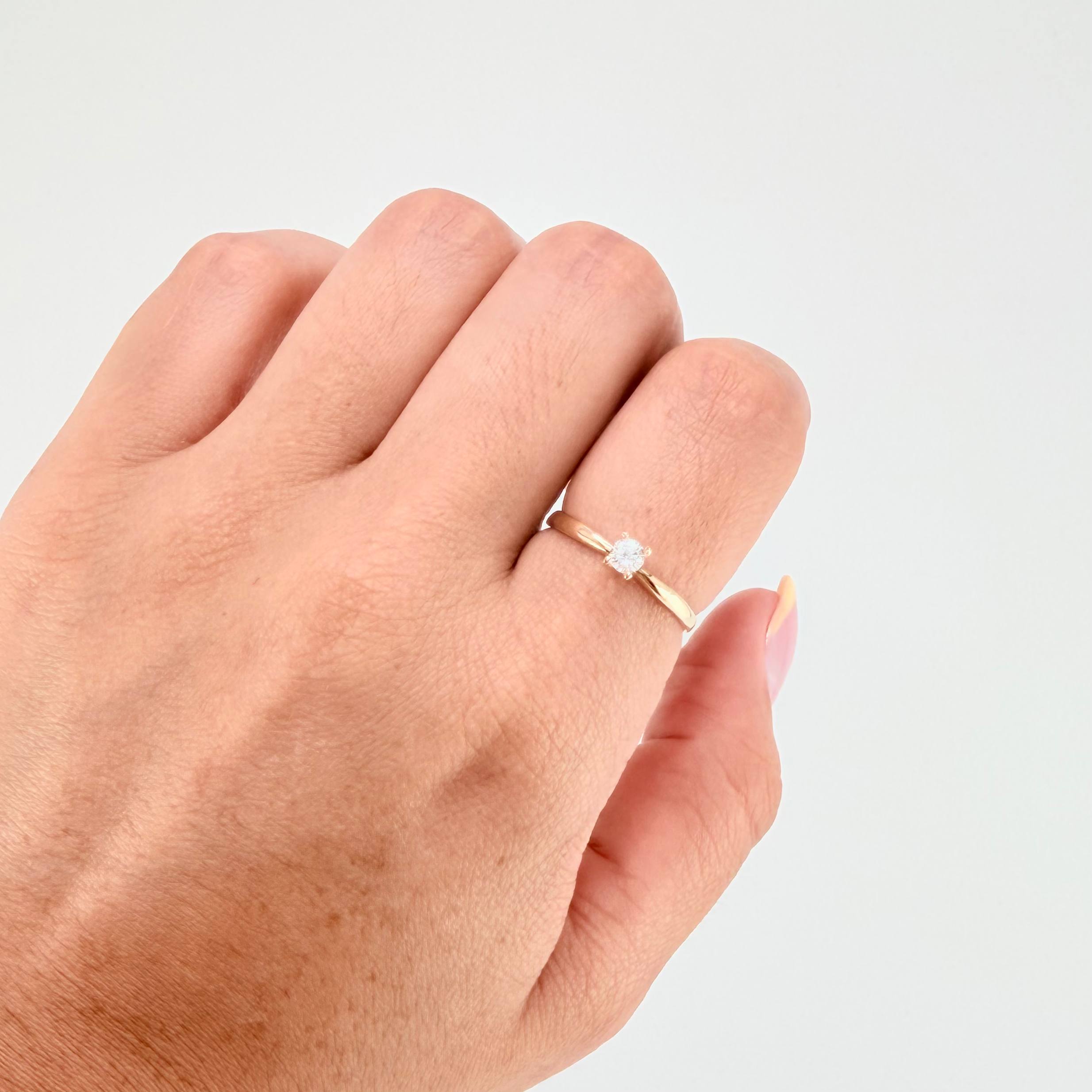 Anillo Solitario 1.05gr / T6 3/4 / Oro Amarillo 18K