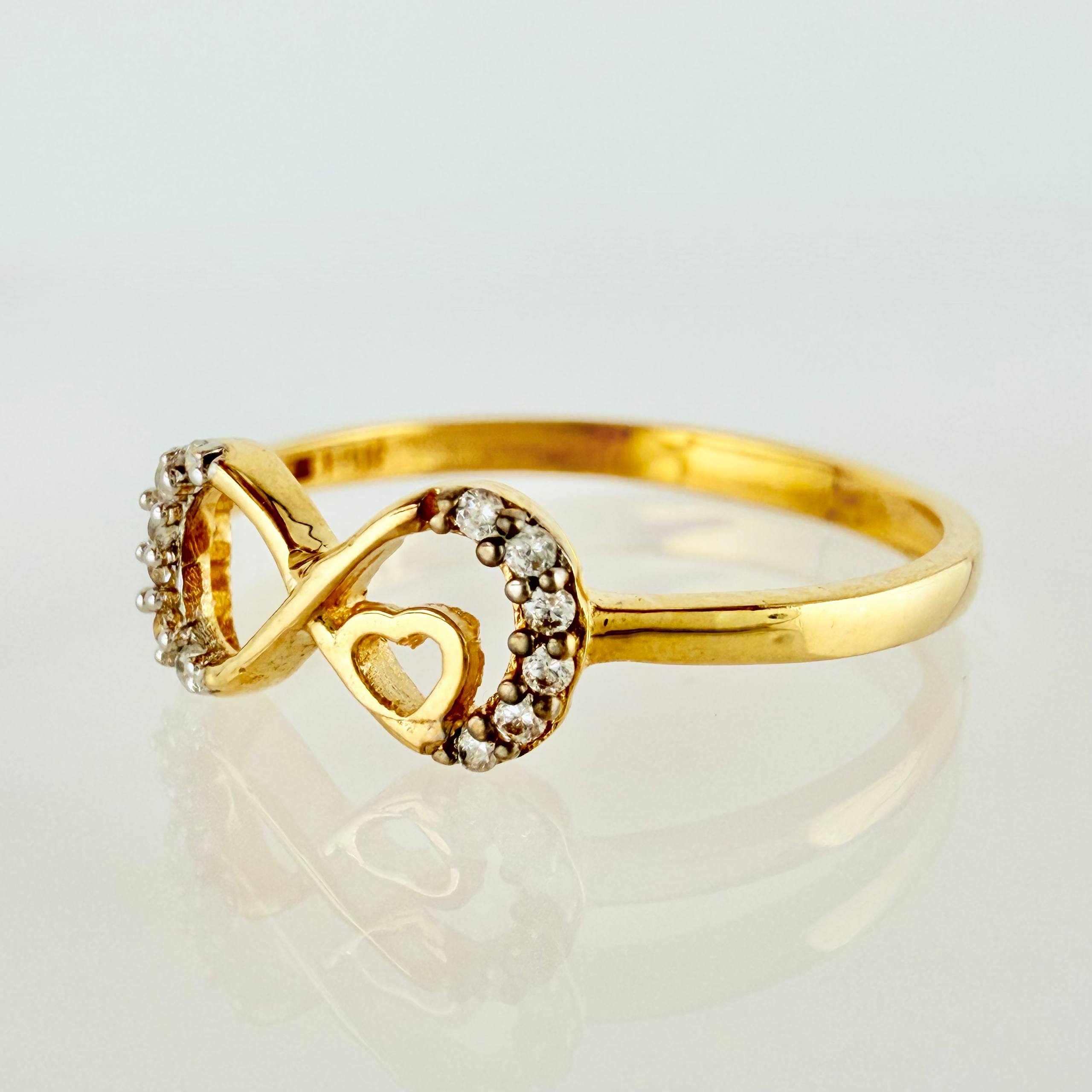 Anillo Infinito Corazón 1.6gr / T7 1/2 / Oro Amarillo 18K
