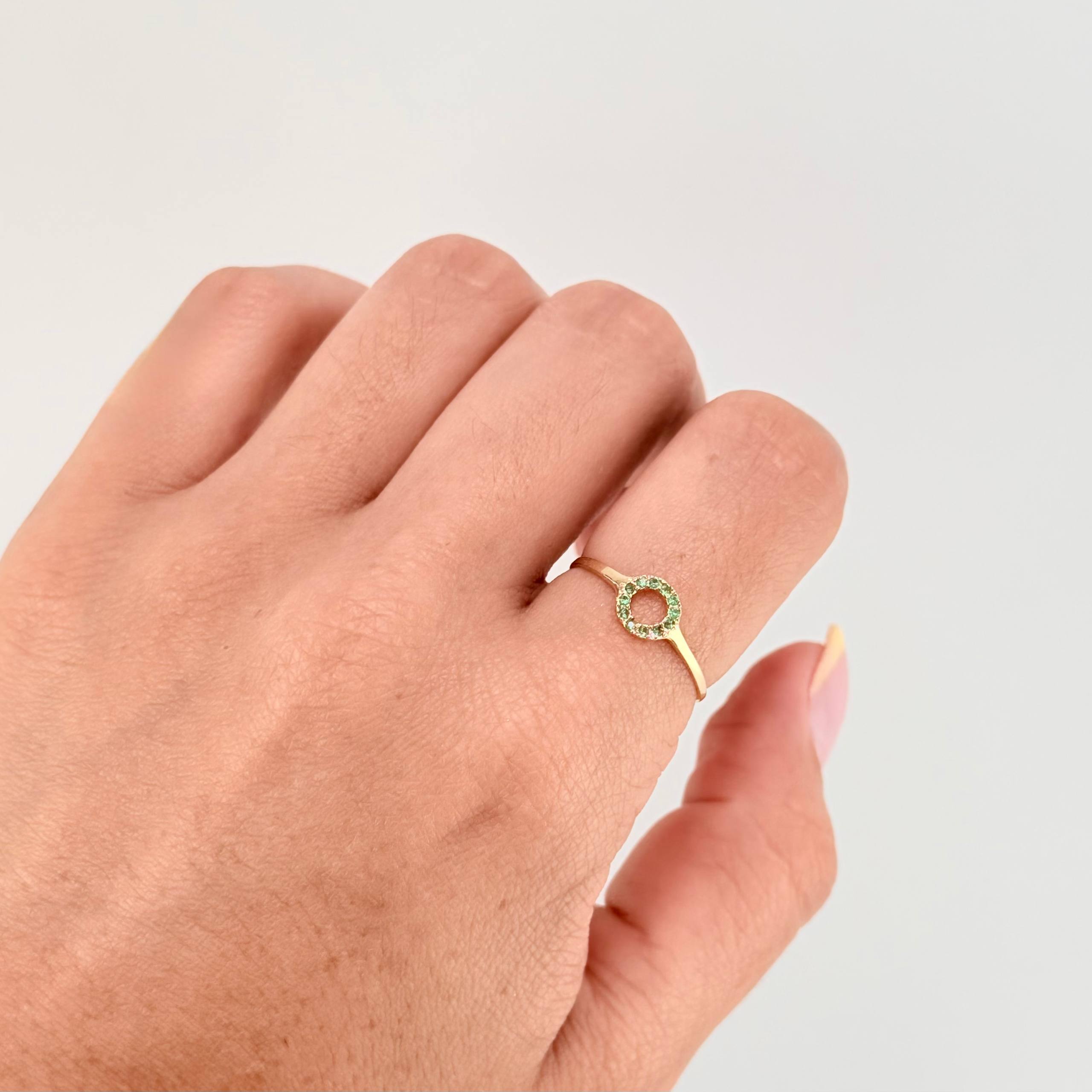 Anillo Circular Tupido 0.9gr / T7 / Oro Amarillo 18K