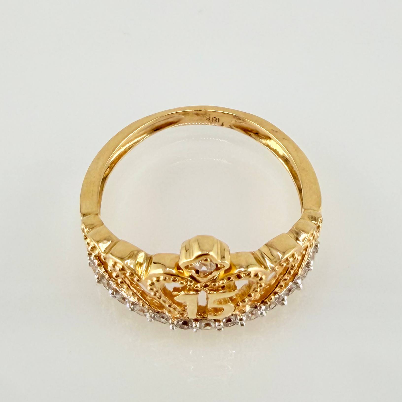 Anillo Corona Quinces Corazón 3.65gr / T7 1/4 / Oro Amarillo 18K