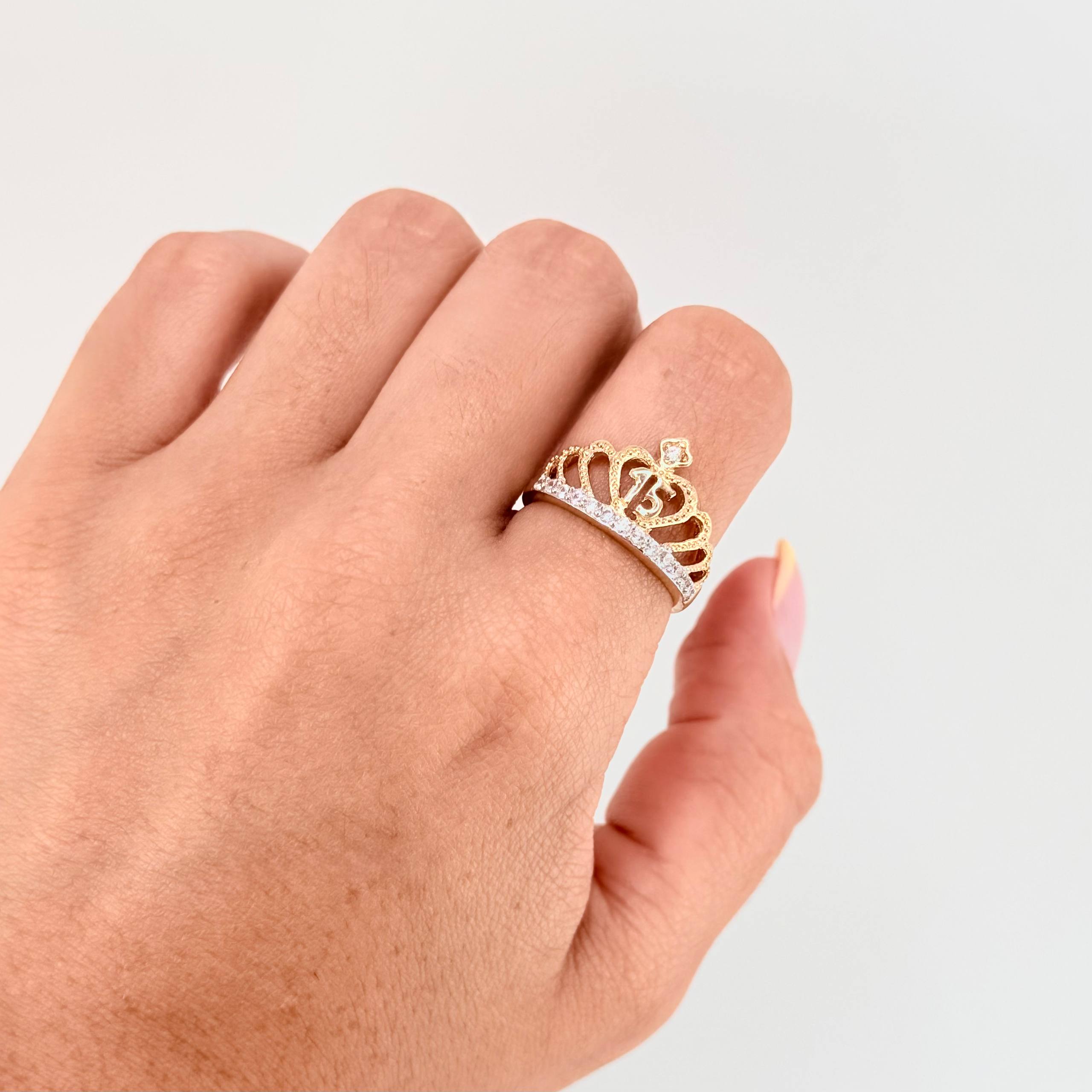 Anillo Corona Quinces Corazón 3.65gr / T7 1/4 / Oro Amarillo 18K