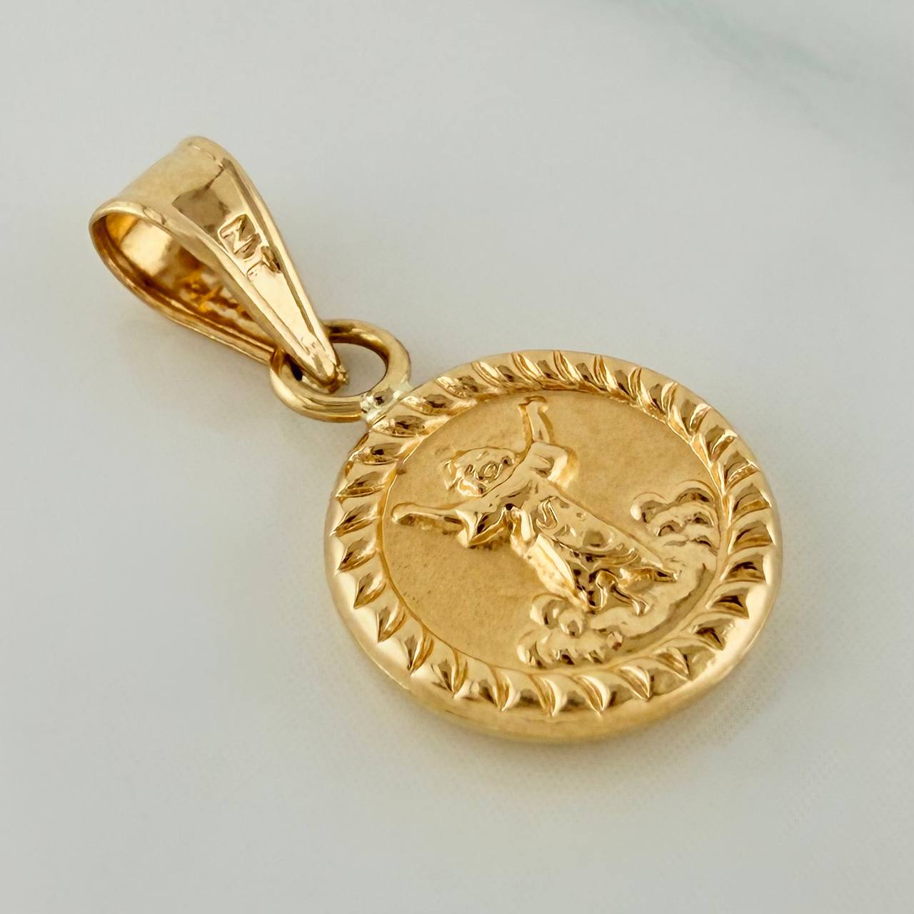 Dije Divino Niño 0.45gr / 1.7cm / Troquelado Oro Amarillo 18K &