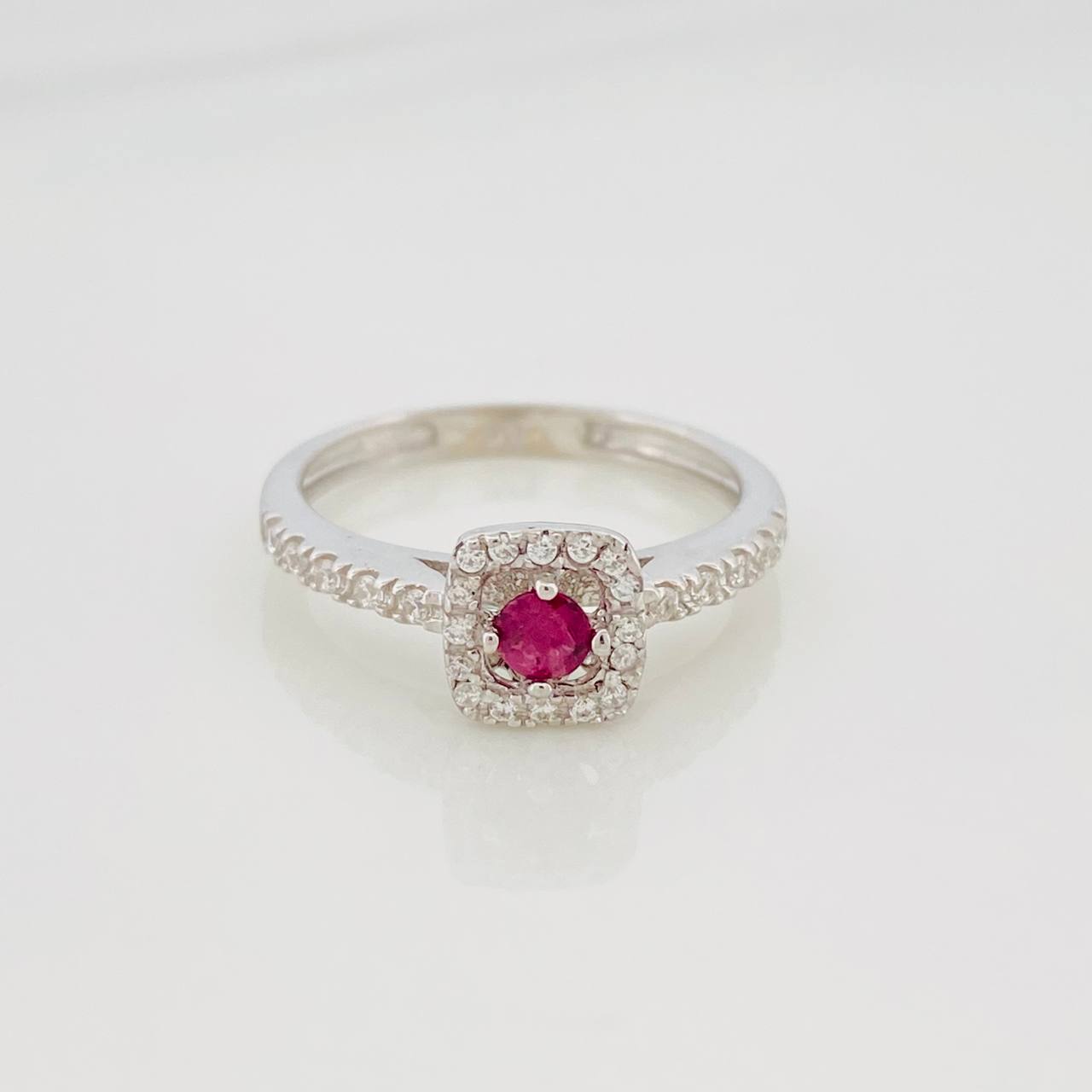 Anillo Halo Cuadrado Rubí 26 Pts 2.15 g / T6 1/2 Plata 925