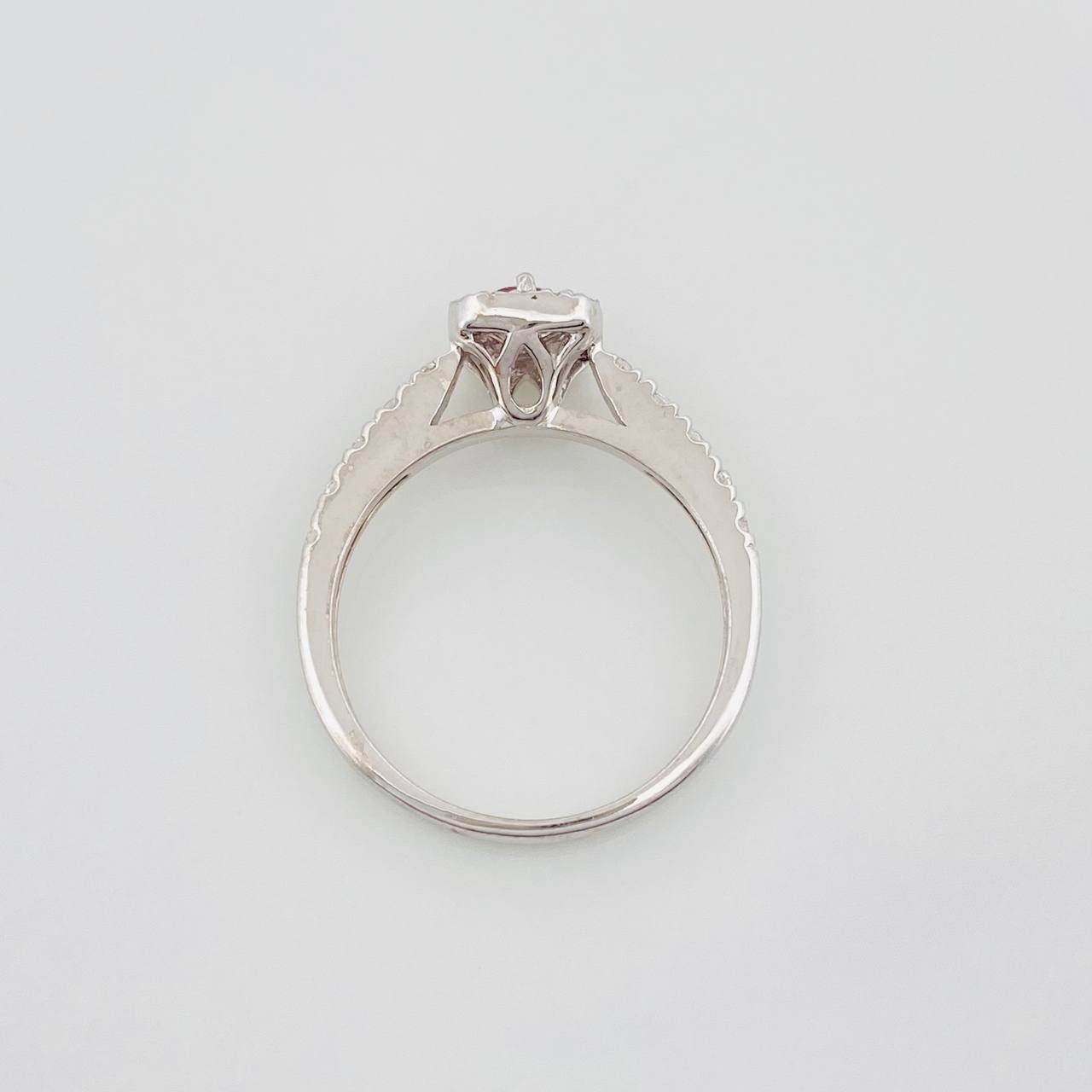 Anillo Halo Cuadrado Rubí 26 Pts 2.15 g / T6 1/2 Plata 925