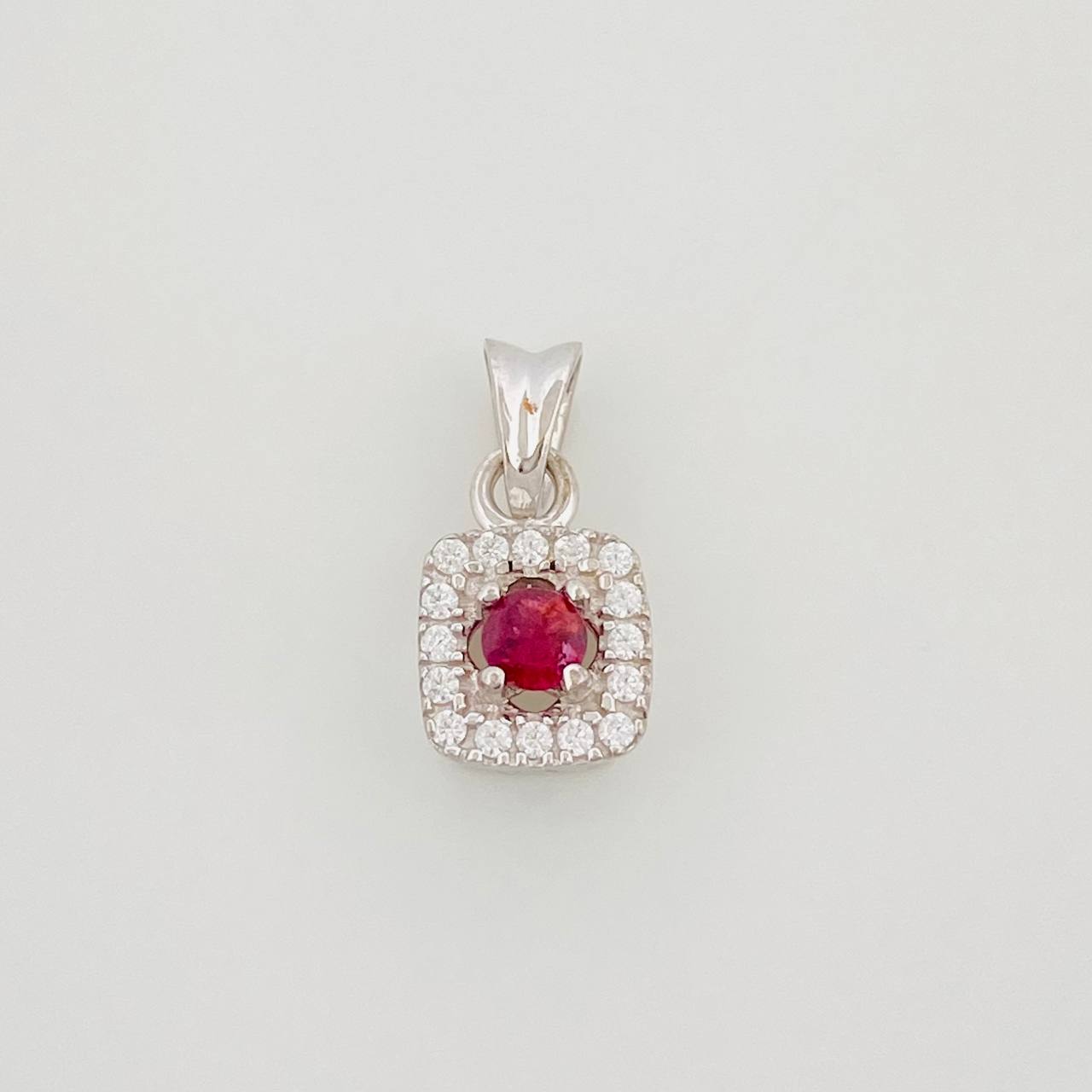 Dije Halo Cuadrado Rubí 15 Pts 0.8 g / 1.5 cm Plata 925