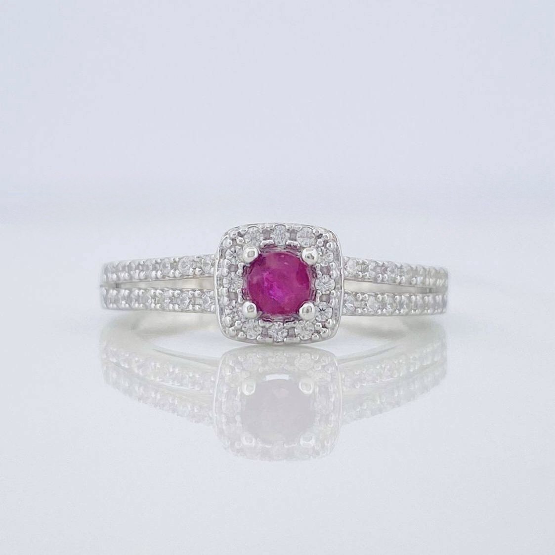 Anillo Halo Cuadrado Rubí 21 Pts 1.75 g / T6 Plata 925