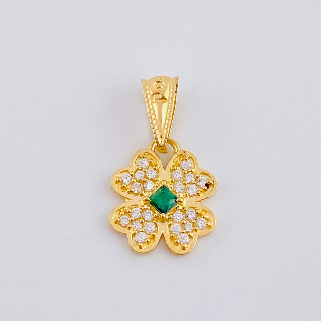 Dije Trebol 4 Hojas 0.85 g / 2,7 cm Oro Amarillo 18K