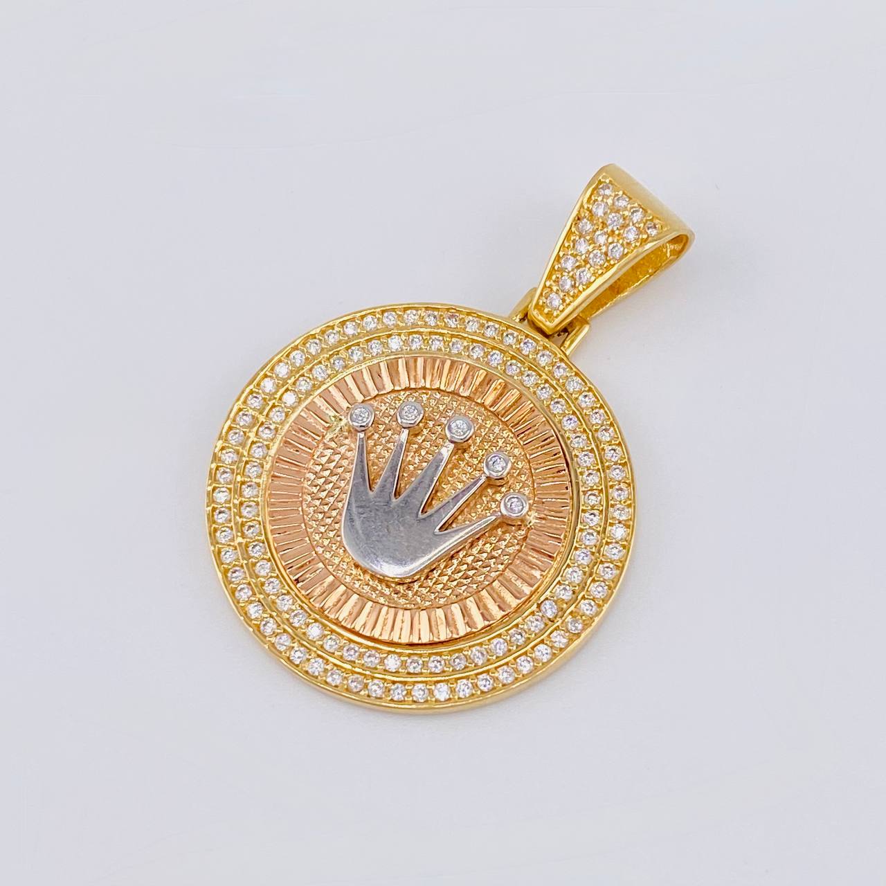 Dije Corona Circular 7.55 g / 3.6 cm Tres Oros 18K