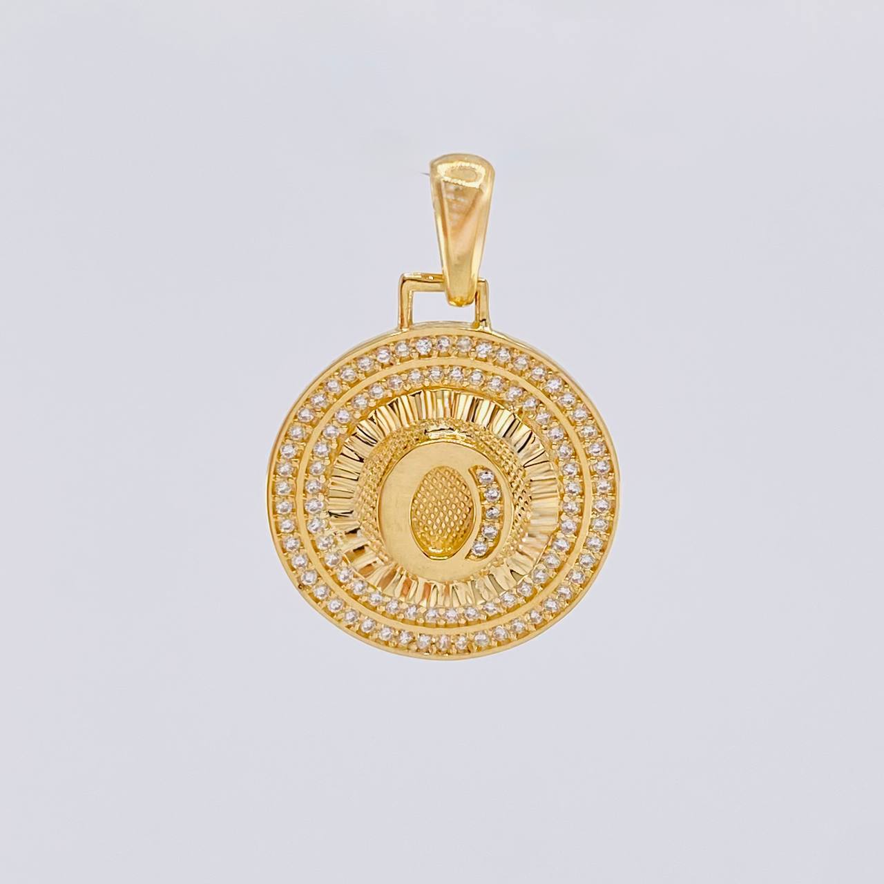 Dije Medalla Letra O 4.8 g / 3 cm Oro Amarillo 18K
