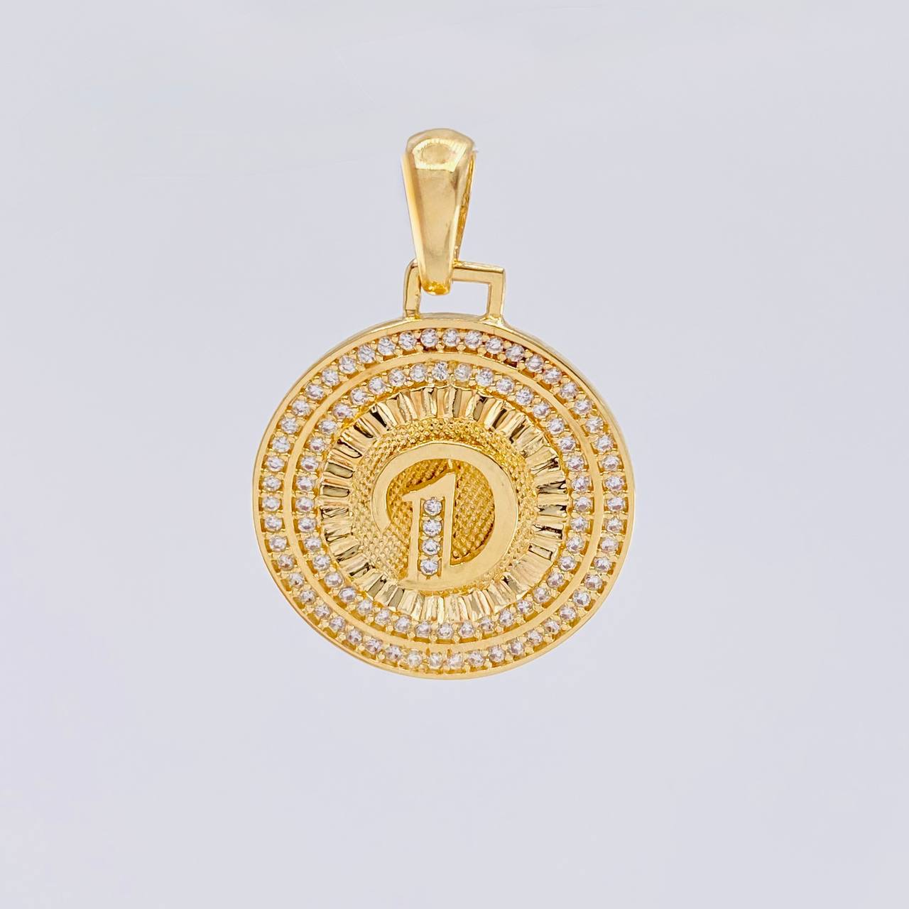 Dije Medalla Letra D 4.55 g / 3,3 cm Oro Amarillo 18K