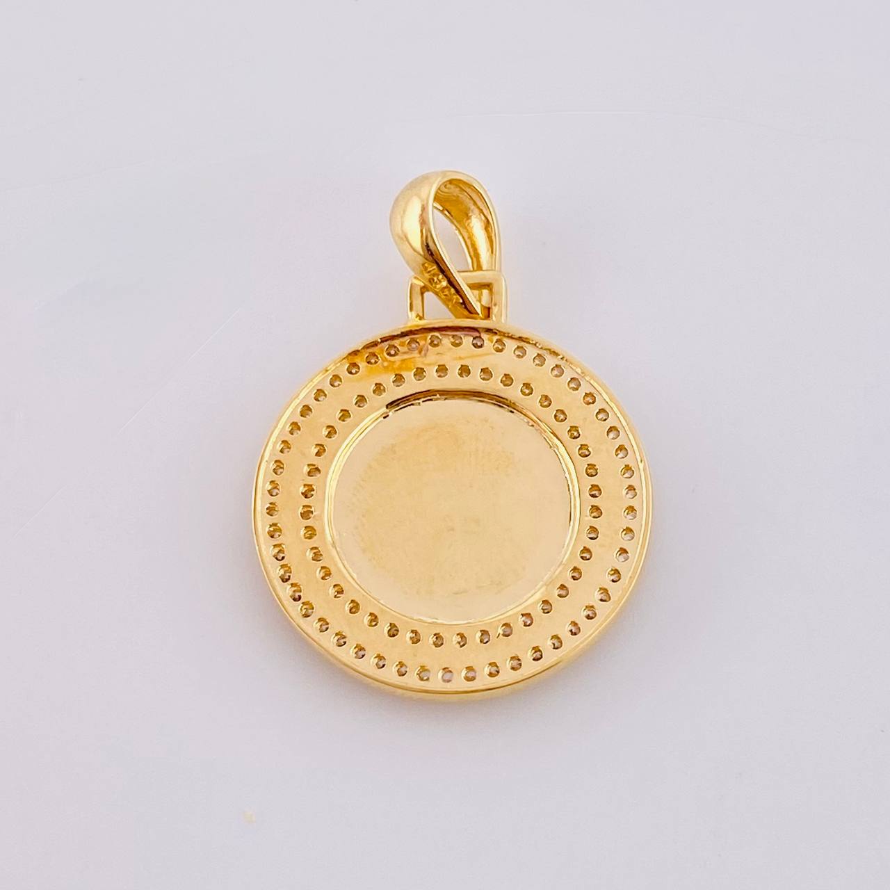 Dije Medalla Letra D 4.3g / 3.1cm Oro Amarillo 18K
