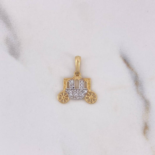 Dije Carruaje 1.3gr / 1.7cm / Circones Blancos Dos Oros Amarillo Blanco 18K $