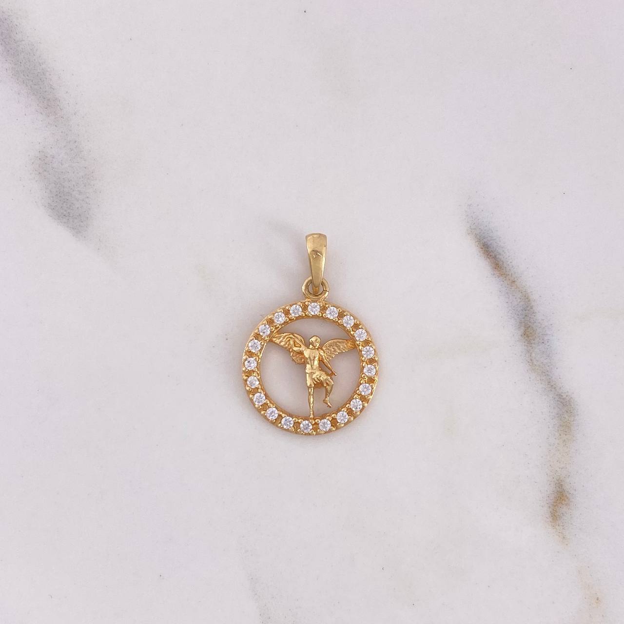 Dije San Miguel Arcangel 1.4gr / 2.1cm / Circones Blancos Oro Amarillo 18K #