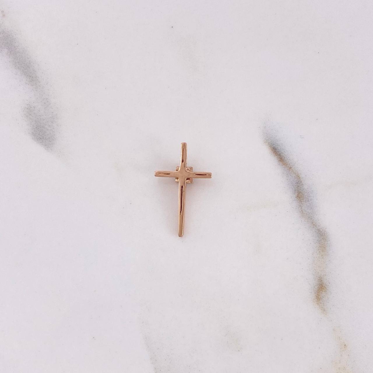 Dije Cruz 0.85gr / 1.8cm / Circones Blancos Oro Rosa 18K $