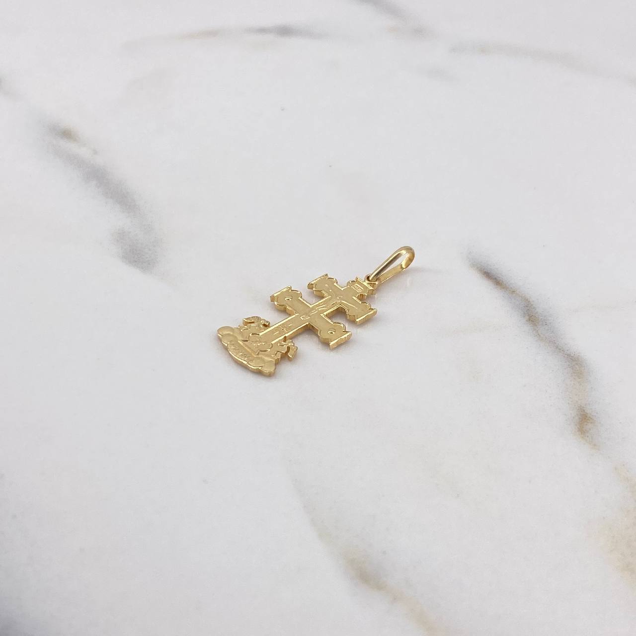 Dije Cruz de Caravaca 1.8gr / 2.8cm / Texturizada Oro Amarillo 18K #