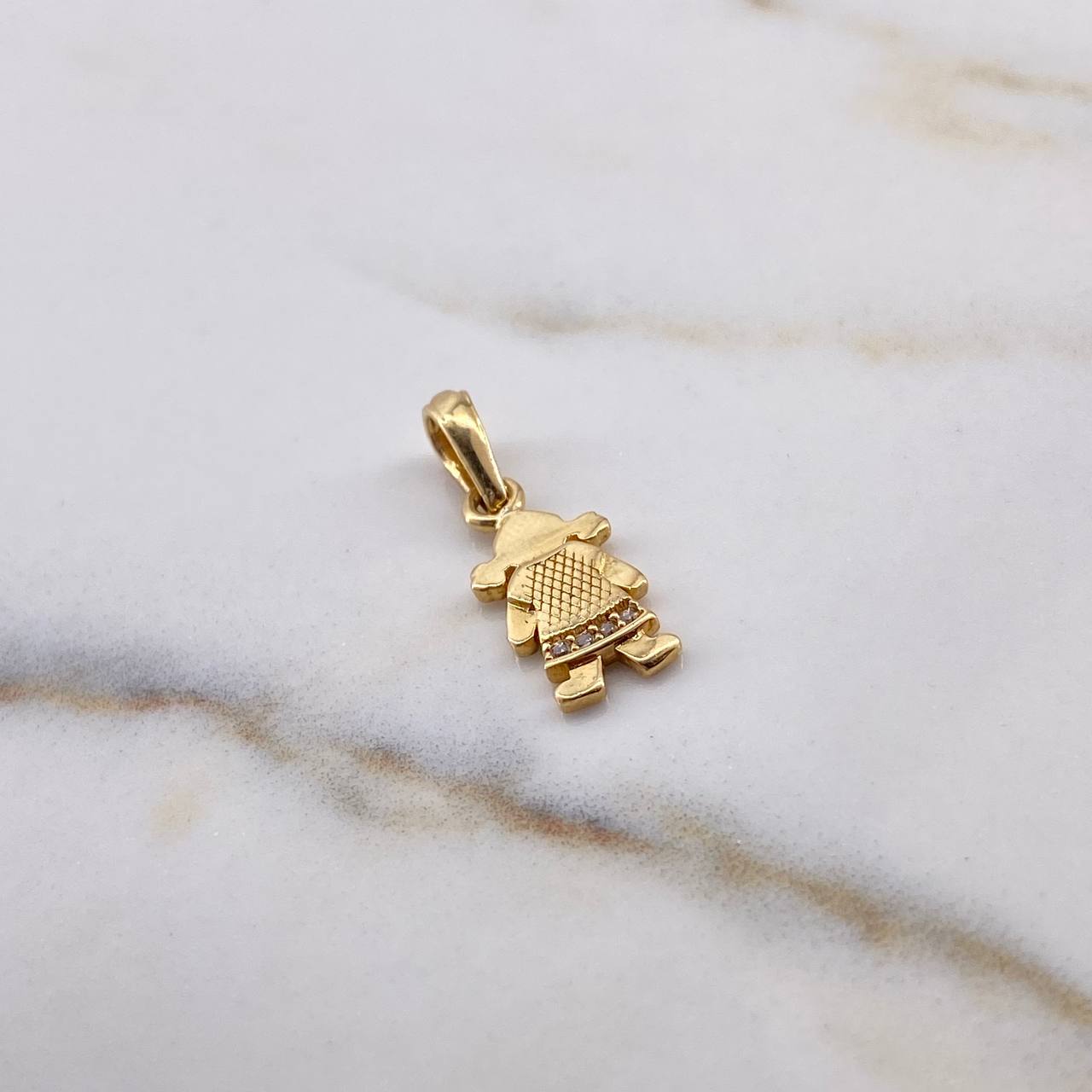 Dije Niña 1.1gr / 2.1cm / Circones Blancos Oro Amarillo 18K #