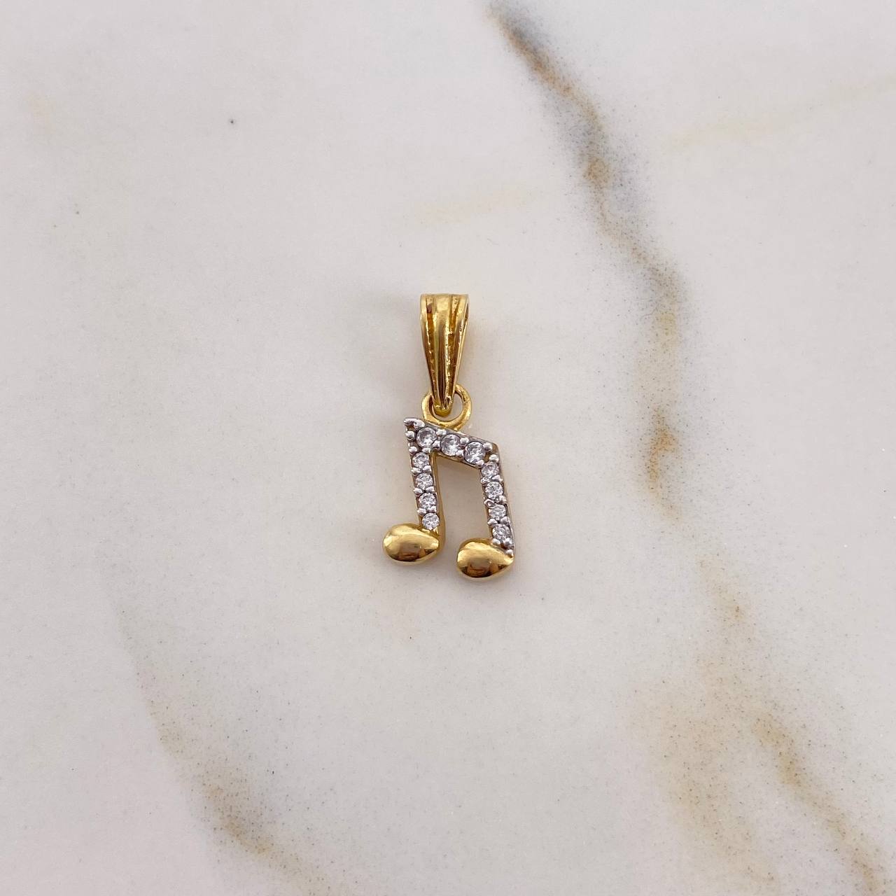 Dije Nota Musical 0.9gr / 1.8cm / Circones Blancos Dos Oros Amarillo Blanco 18K #