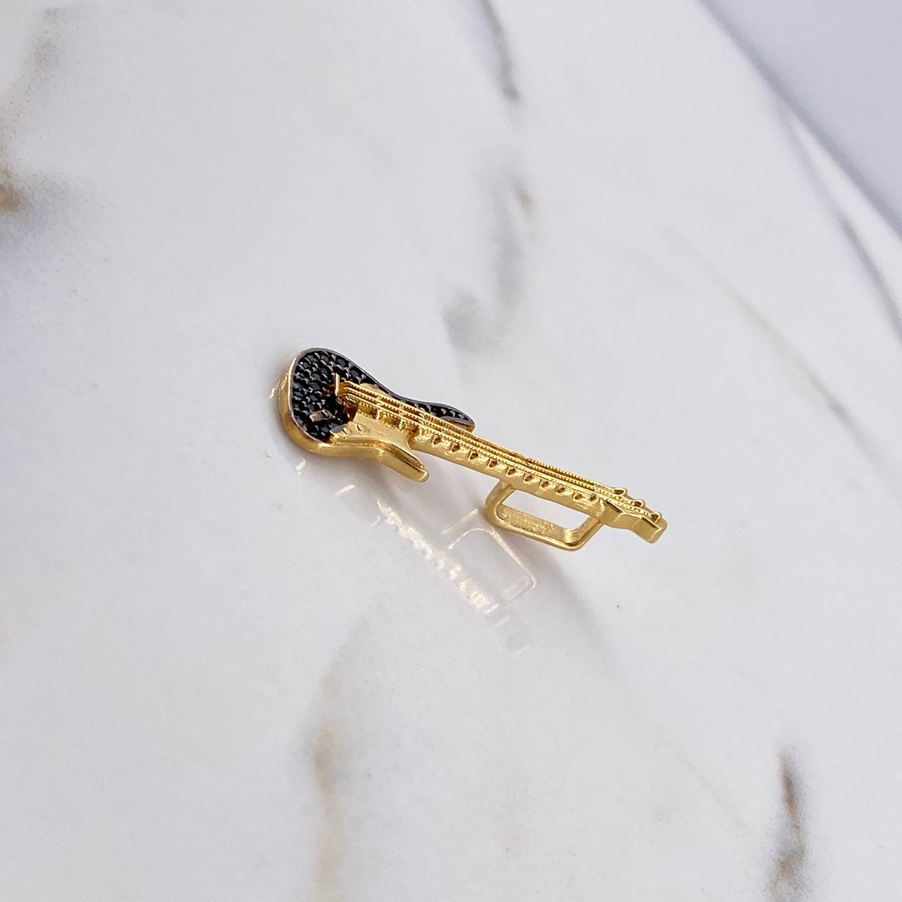 Dije Guitarra Electrica 2.2gr / 3cm / Circones Negros Oro Amarillo 18K &