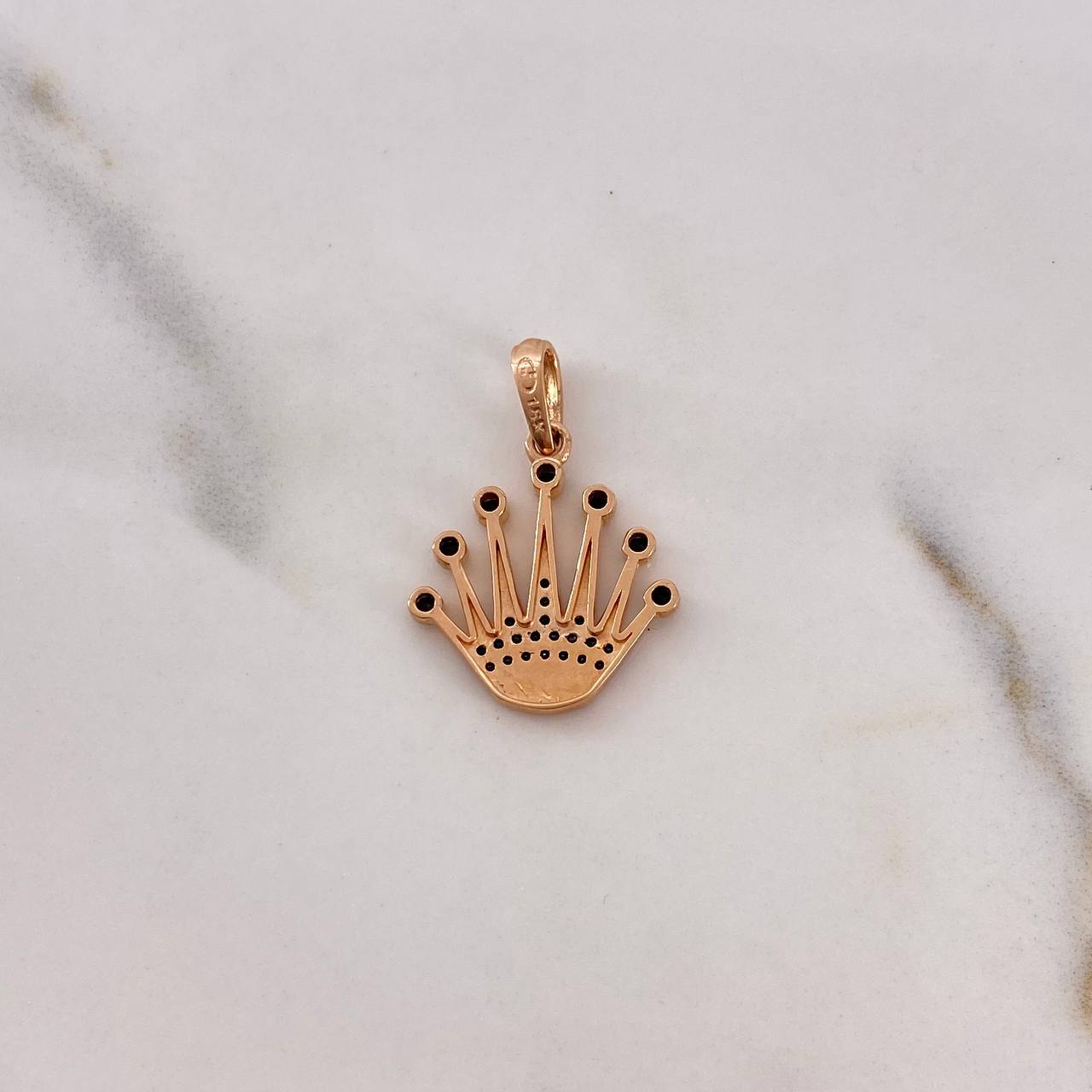 Dije Corona Queen 2.1gr / 2.4cm / Circones Negros Oro Rosa 18K $