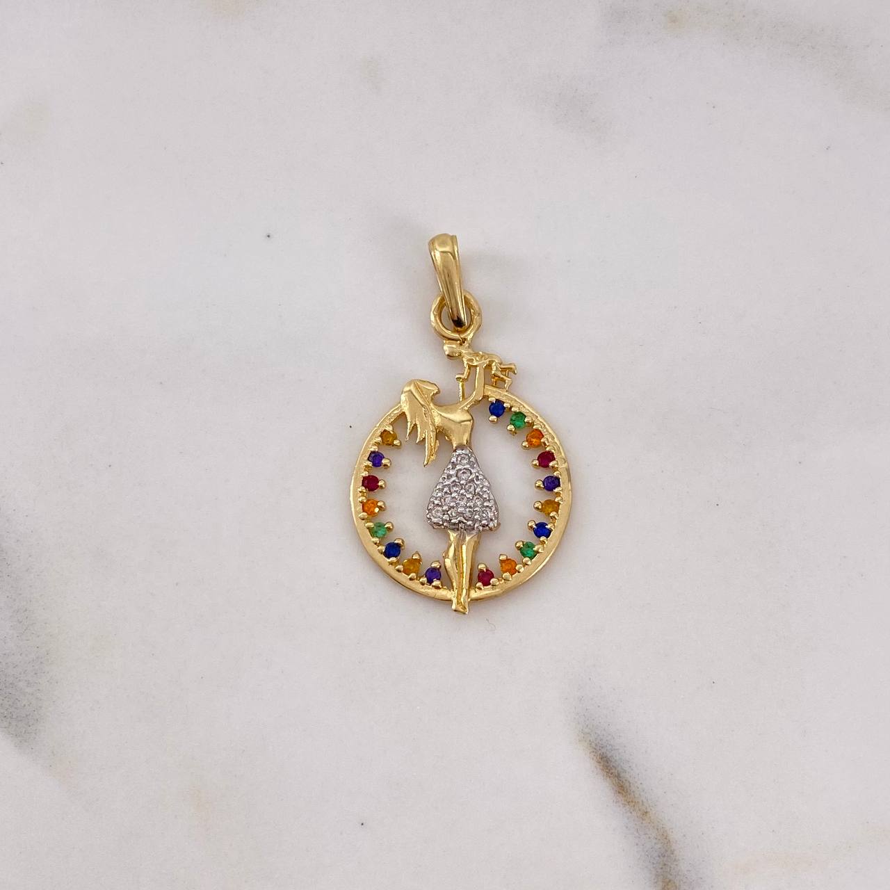 Dije Madre 2.05gr / 3.2cm / Circones Colores Dos Oros Amarillo Blanco 18K $