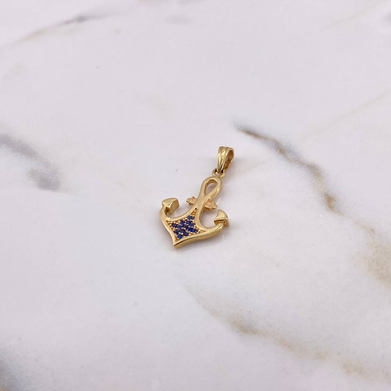 Dije Ancla 1.7gr / 2.6cm / Circones Azules Oro Amarillo 18K $