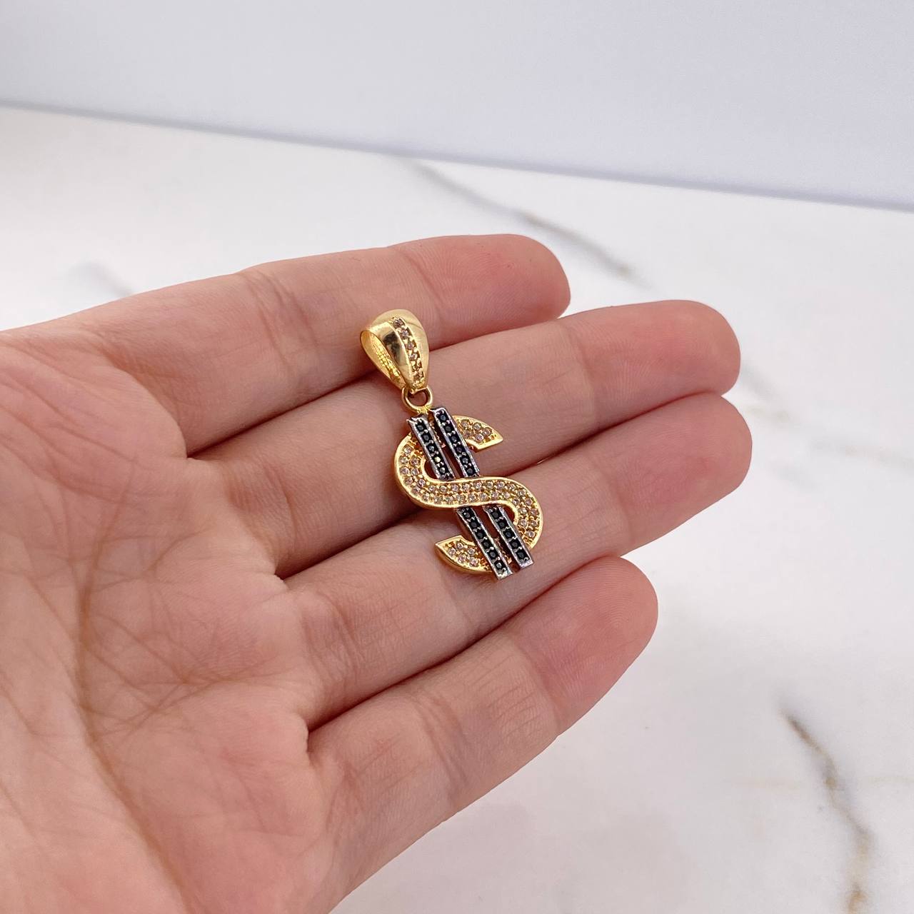 Dije Signo Dólar 2.7gr / 3cm / Circones Negros Blancos Oro Amarillo 18K $
