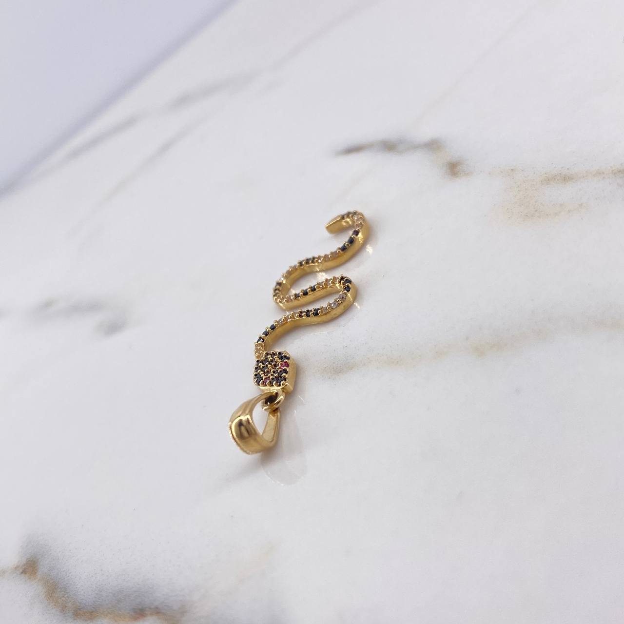Dije Serpiente 1.9gr / 3.9cm / Circones Negros Fucsias Blancos Oro Amarillo 18K &