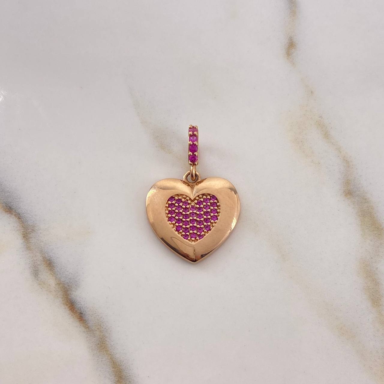 Dije Corazon 2.4gr / 2.6cm / Circones Fucsias Oro Rosa 18K $