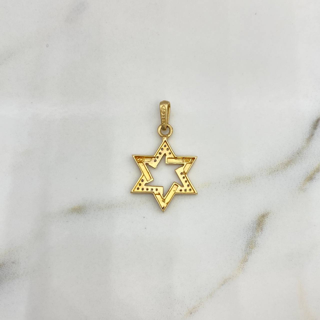 Dije Estrella De David 2.05gr / 2.9cm / Circones Blancos Oro Amarillo 18K $