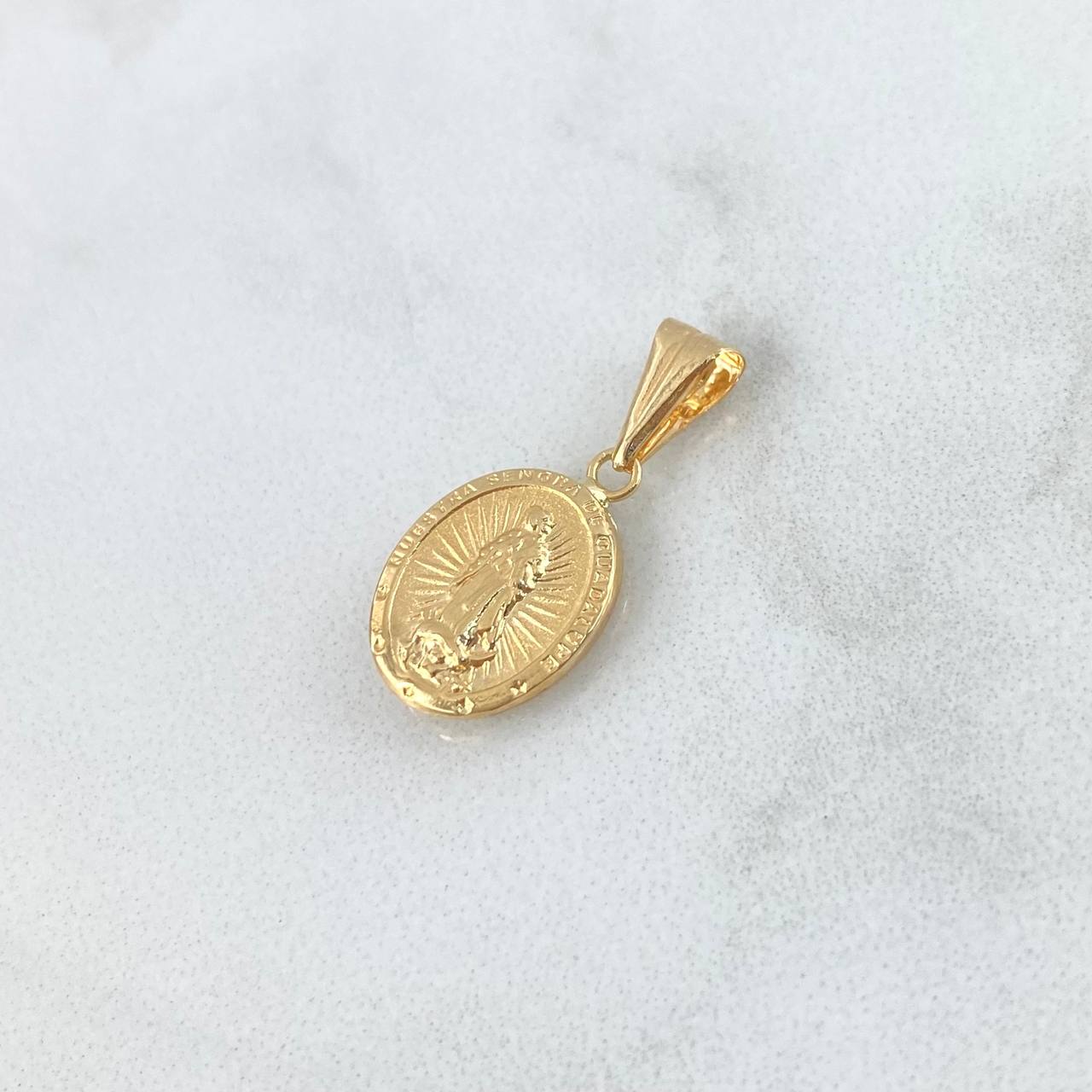 Dije Virgen Guadalupe 0.75gr / 2cm / Troquelado Mate Oro Amarillo 18K