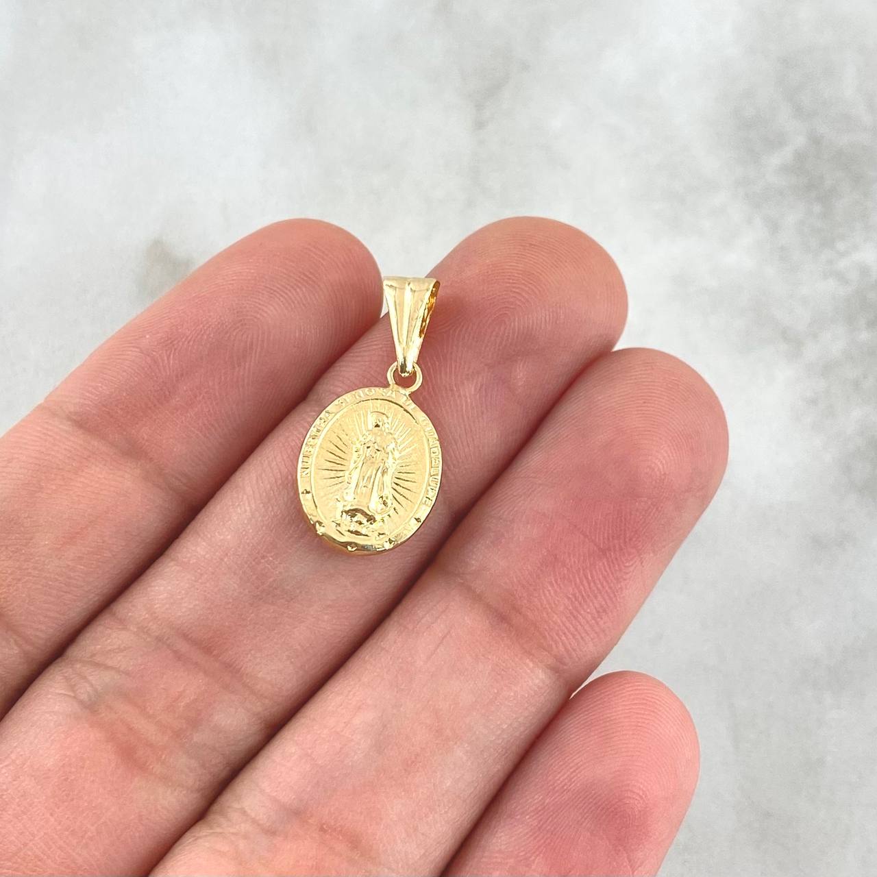 Dije Virgen Guadalupe 0.8gr / 2.2cm / Troquelado Oro Amarillo 18K