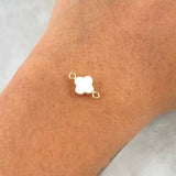 Herraje Trébol VCyA 0.4gr / 1.4cm / Blanco Electrostático Oro Amarillo 18K