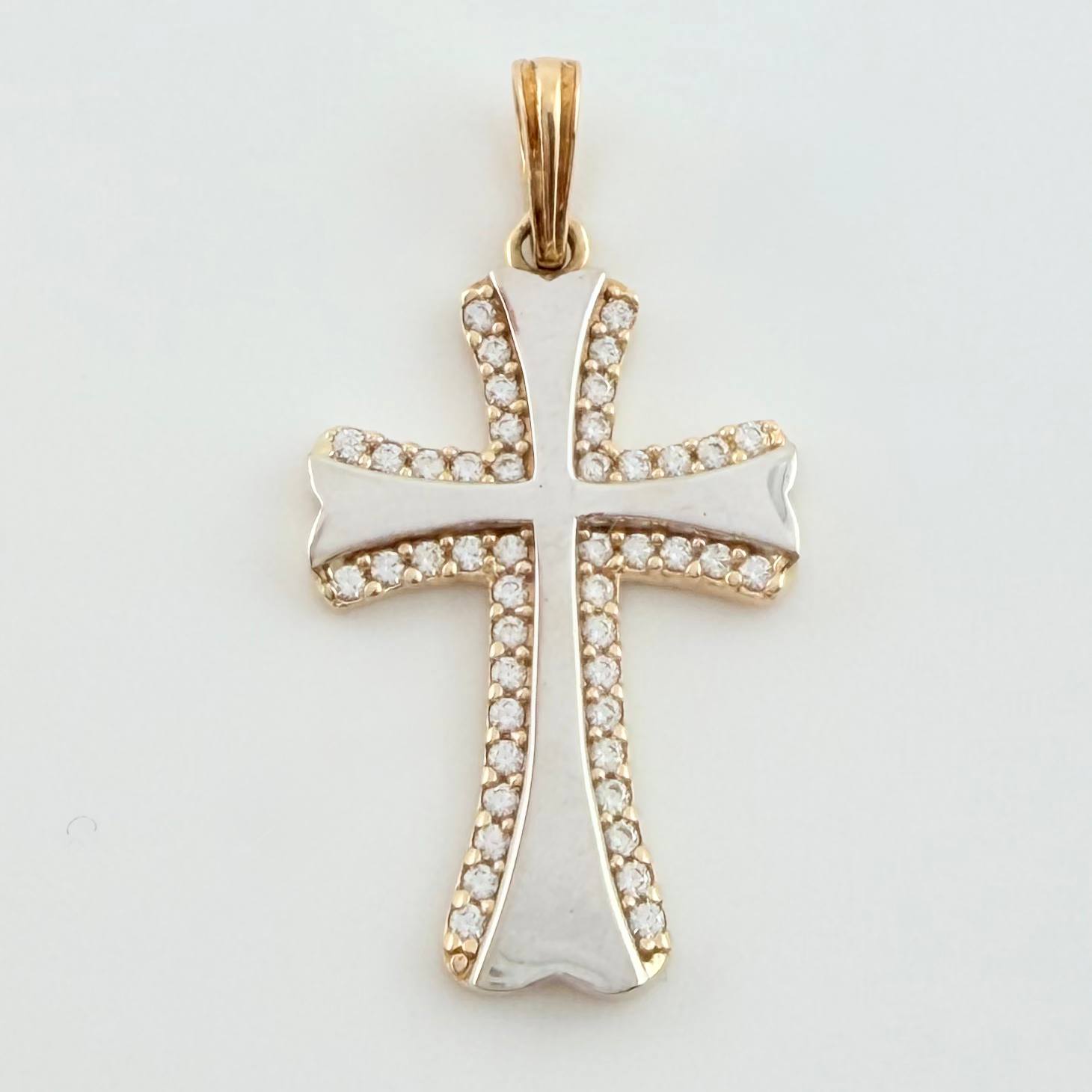 Dije Cruz Abultada 1.6gr / 2.8cm / Dos Oros Amarillo Blanco 18K ©