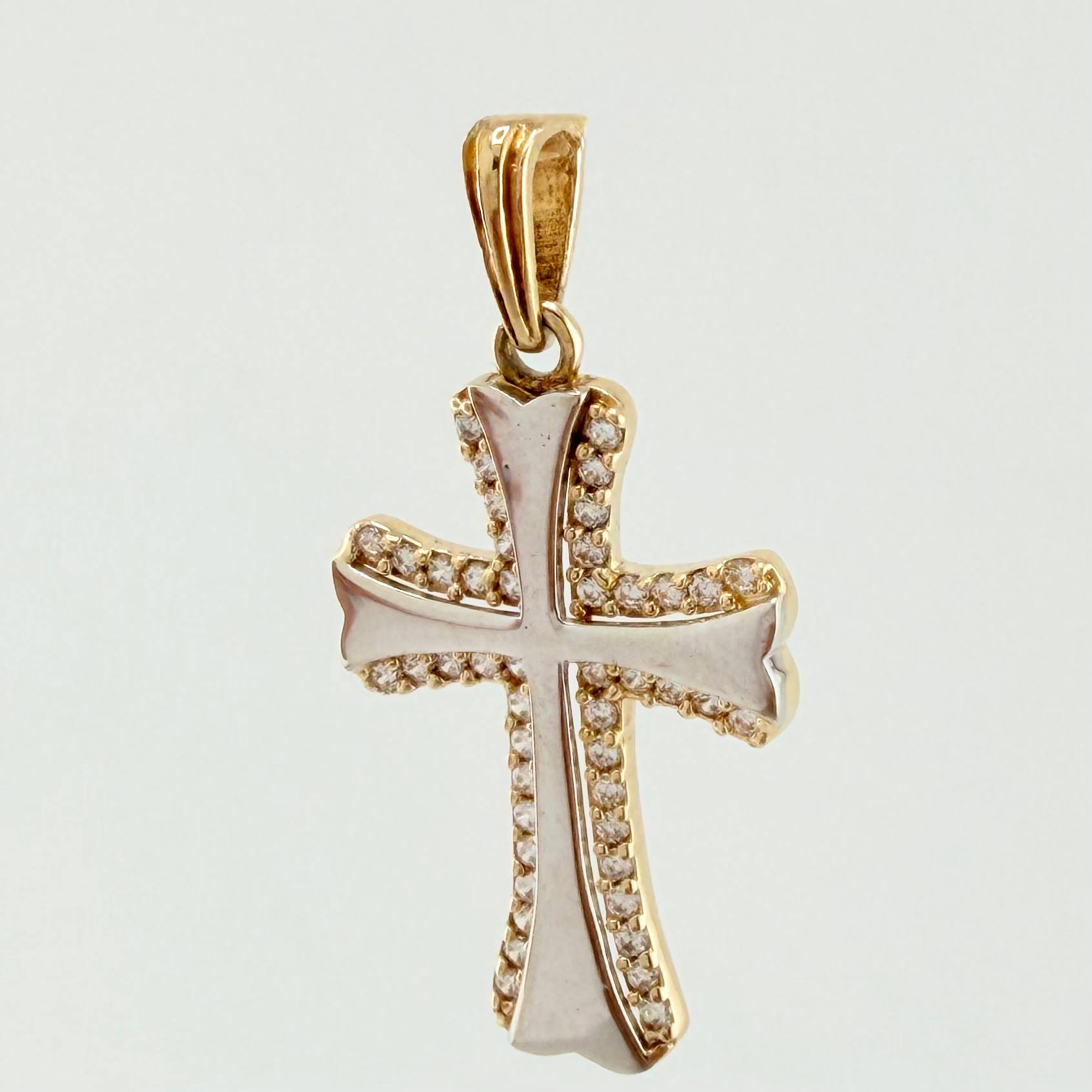 Dije Cruz Abultada 1.6gr / 2.8cm / Dos Oros Amarillo Blanco 18K ©