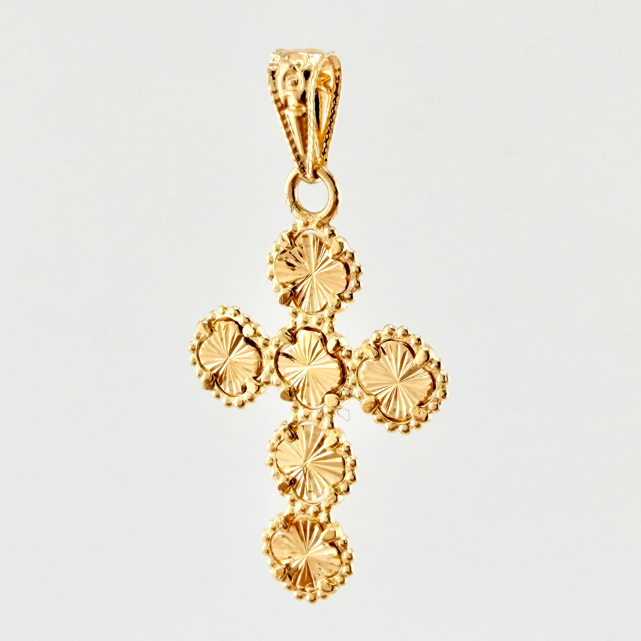 Dije Cruz Trebol Dorado 1.5gr / 3.2cm / Oro Amarillo Nac.Esp. 18K