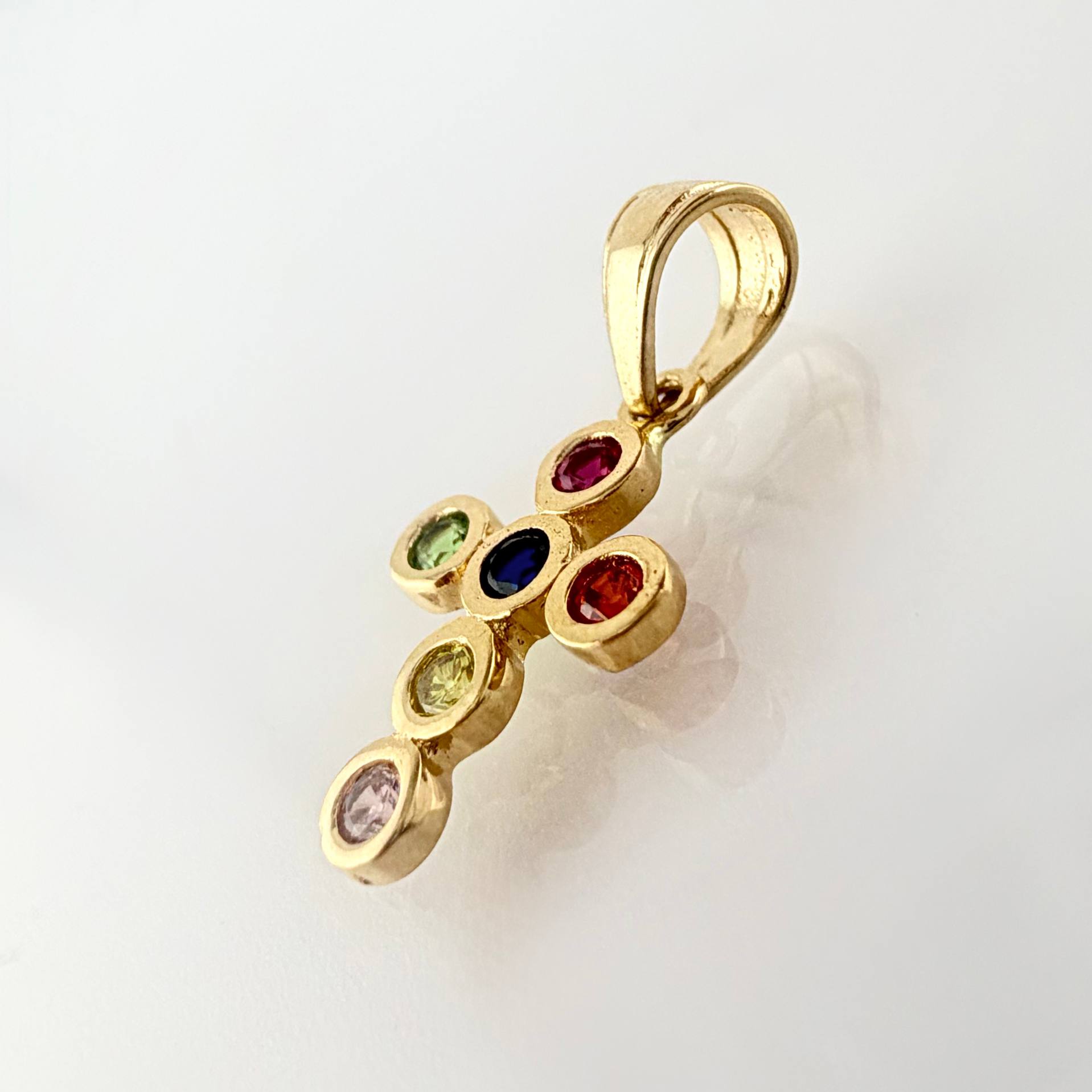 Dije Cruz Tupida 0.9gr / 2cm / Oro Amarillo 18K ©