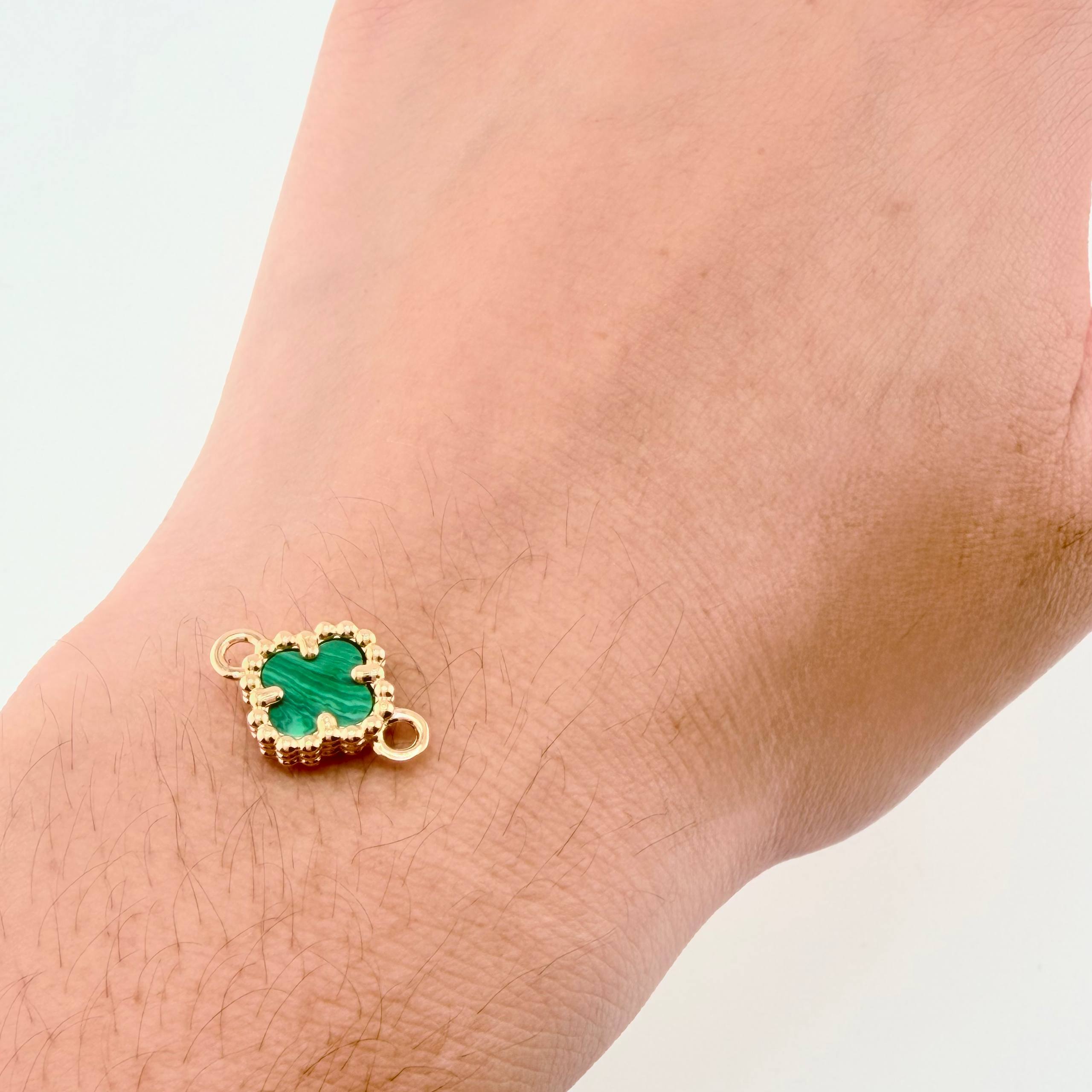 Herraje Trebol Verde 1gr / 1.3cm / Oro Amarillo Nac.Esp. 18K *