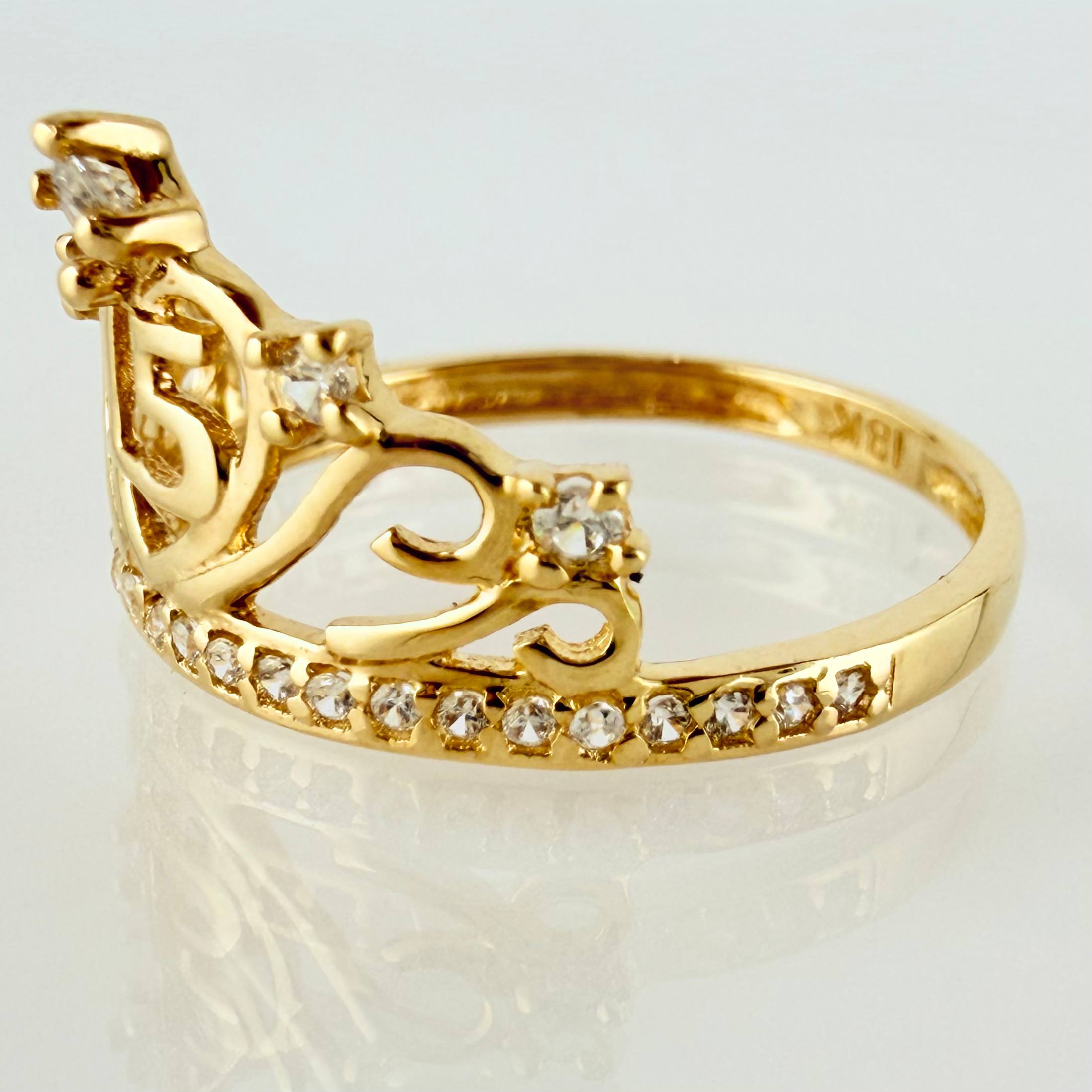 Anillo Tiara Quinces Corazón 2.05gr / T7 / Oro Amarillo 18K